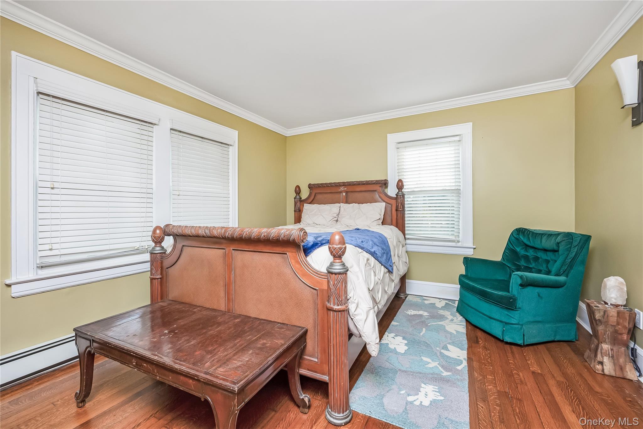 104 Grohmans Lane, Plainview, NY 11803