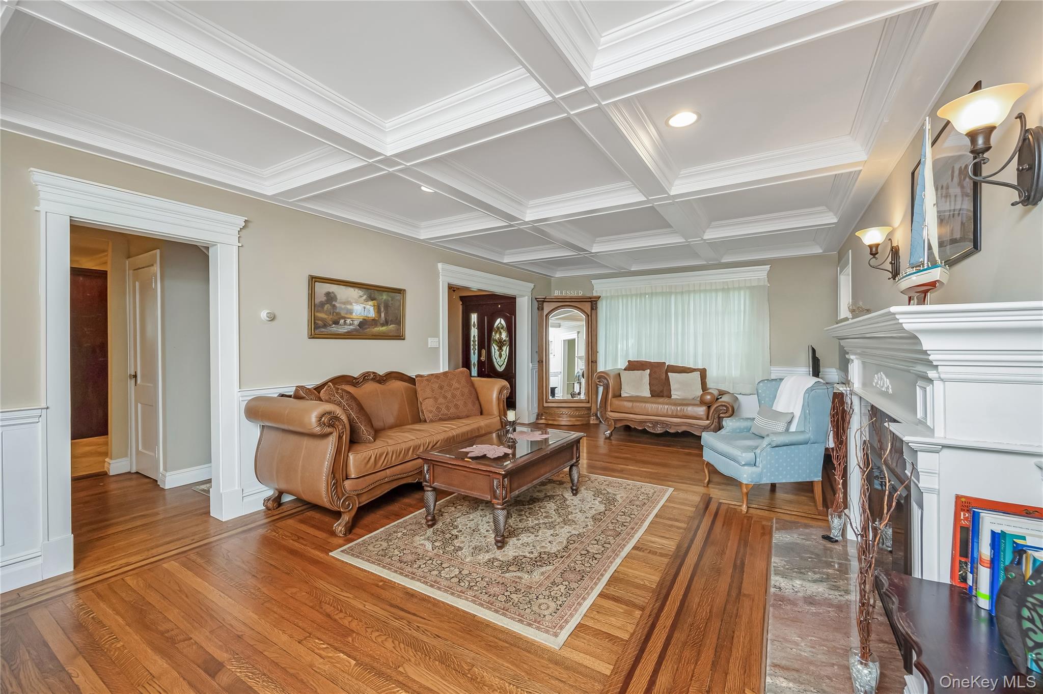 104 Grohmans Lane, Plainview, NY 11803