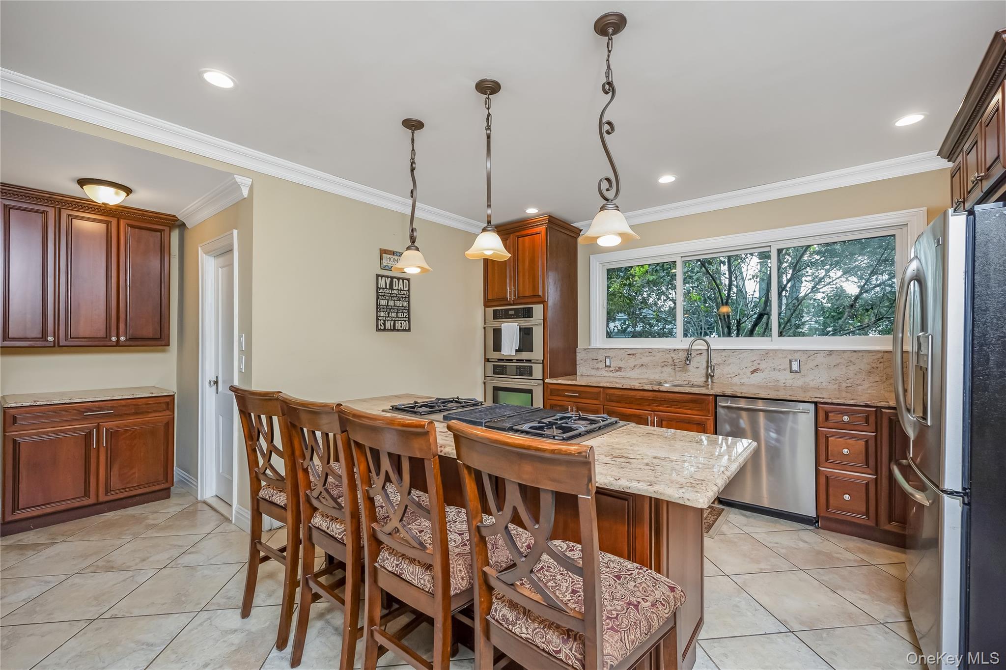 104 Grohmans Lane, Plainview, NY 11803