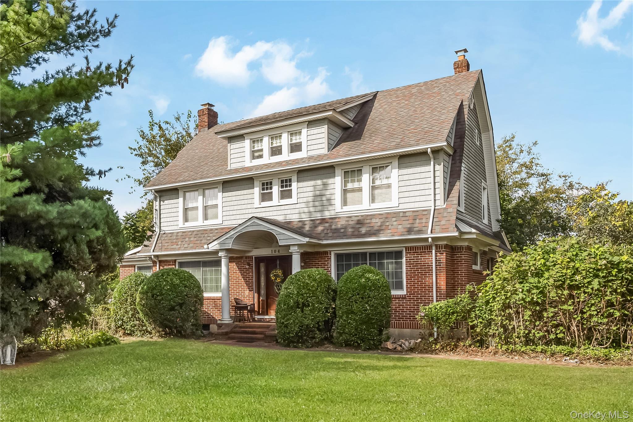 104 Grohmans Lane, Plainview, NY 11803