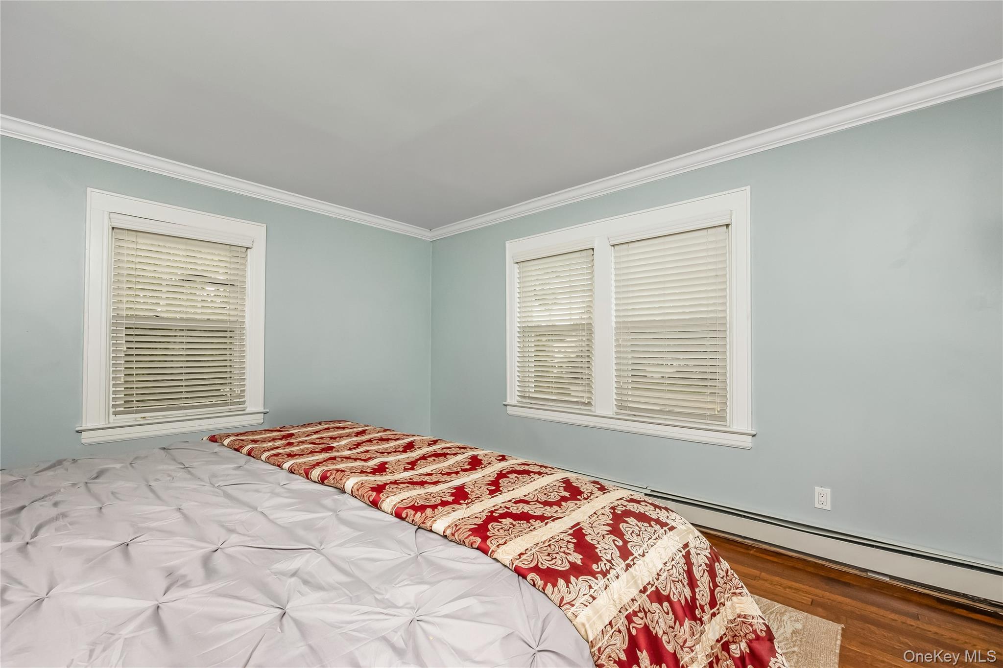 104 Grohmans Lane, Plainview, NY 11803