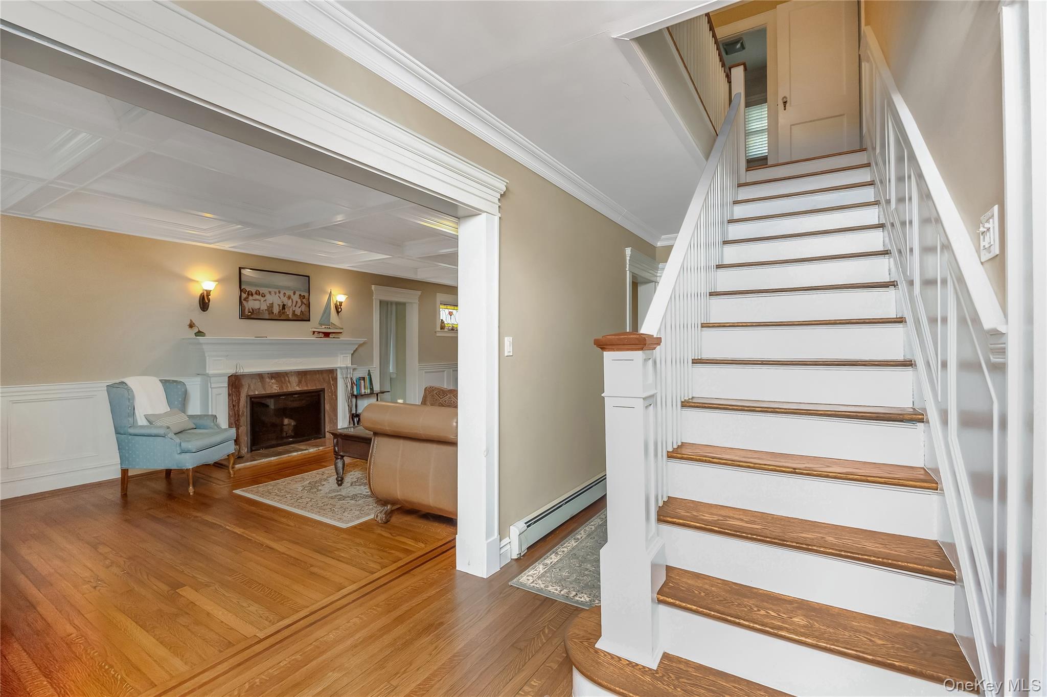 104 Grohmans Lane, Plainview, NY 11803