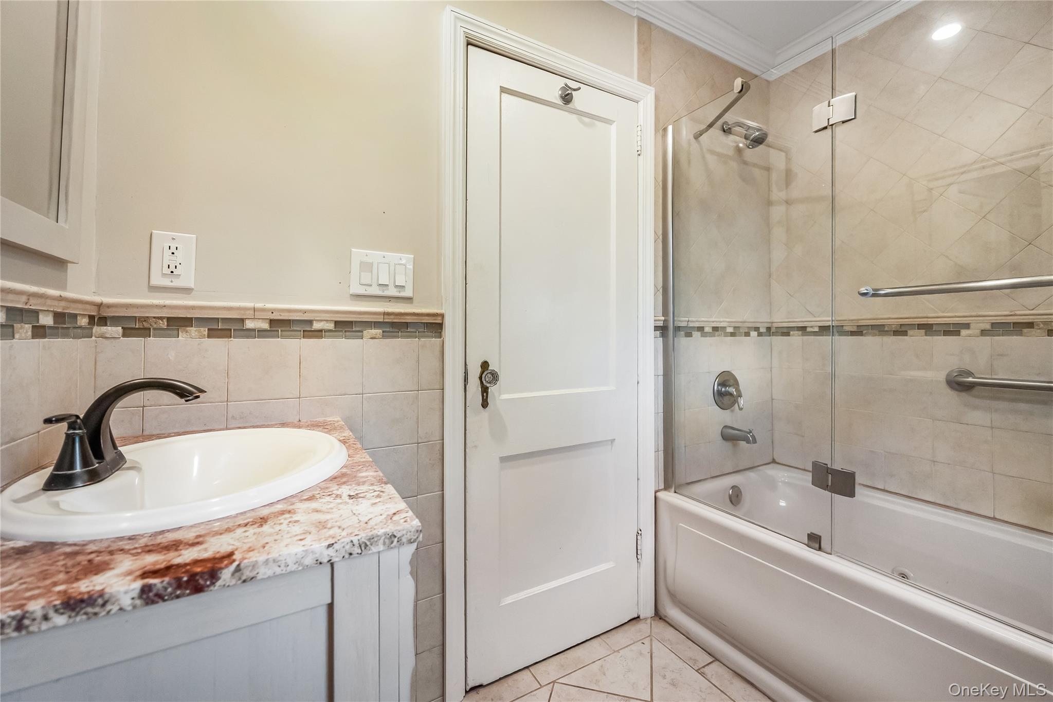 104 Grohmans Lane, Plainview, NY 11803