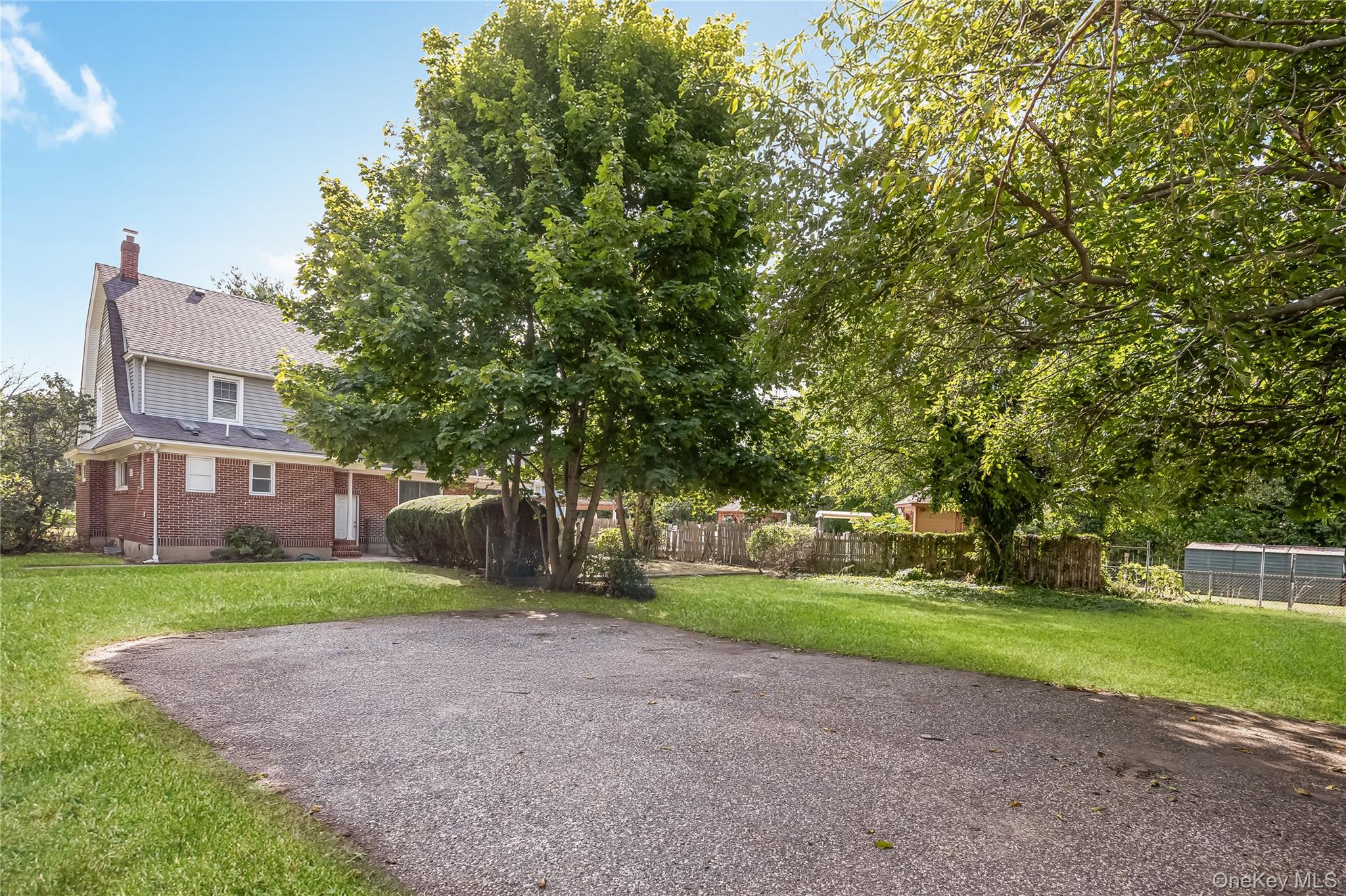 104 Grohmans Lane, Plainview, NY 11803