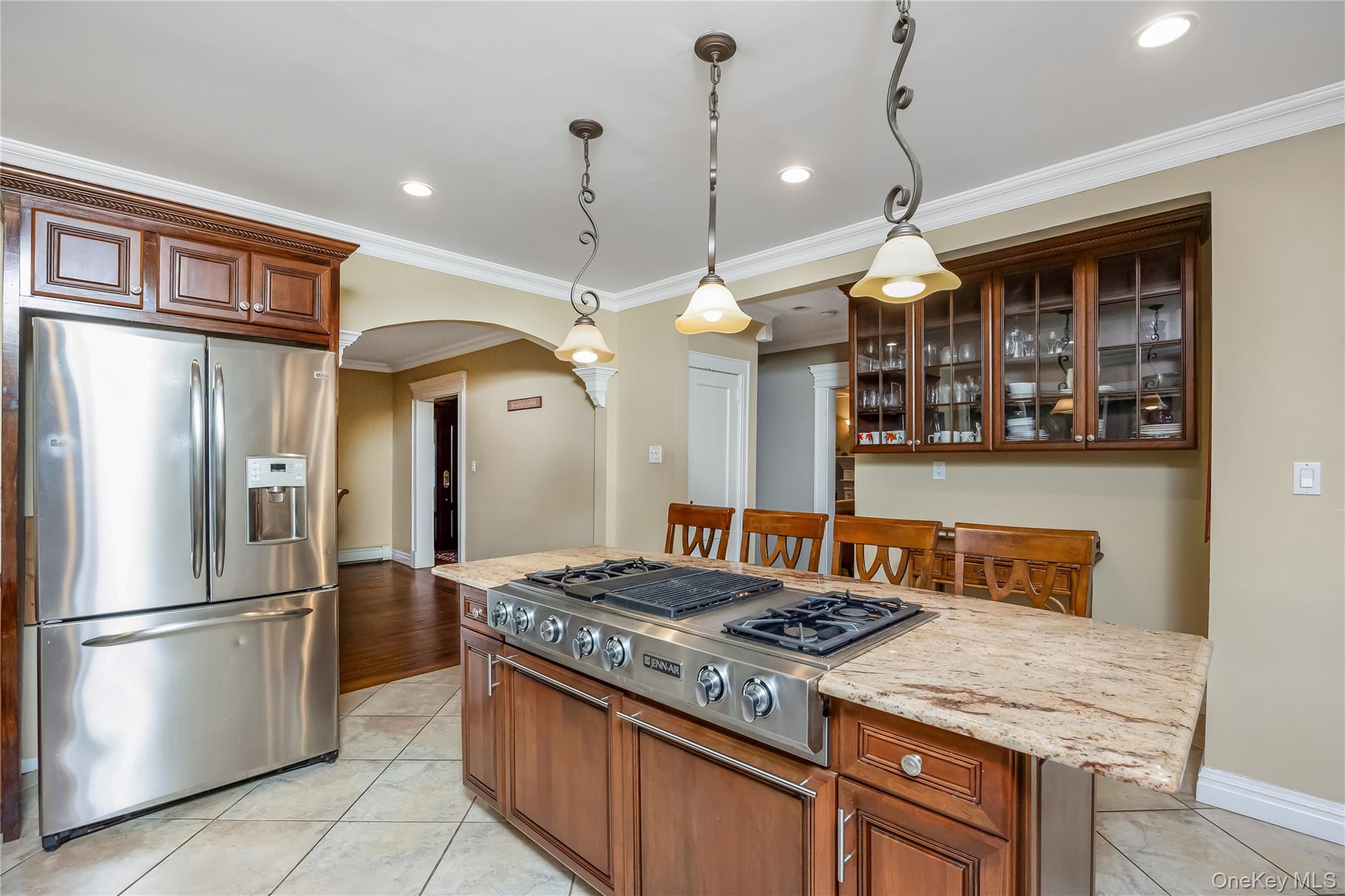 104 Grohmans Lane, Plainview, NY 11803