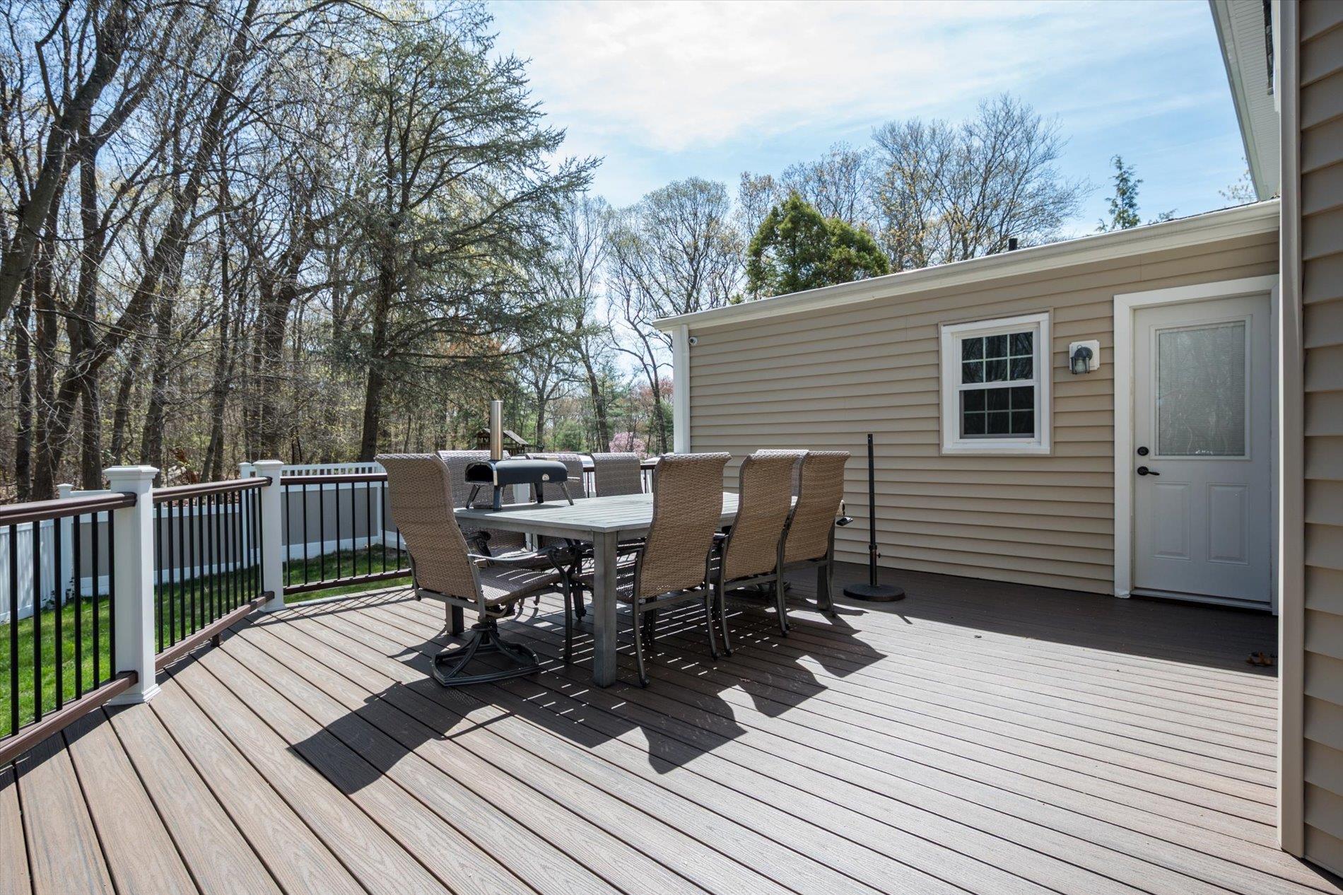 10 Stony Run Court, Dix Hills, NY 11746