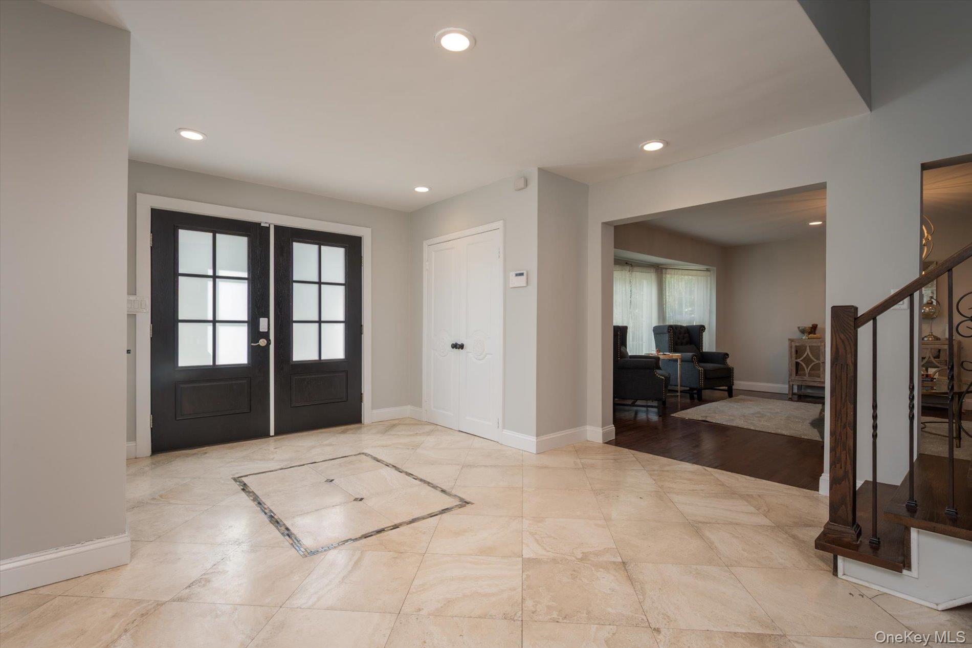 10 Stony Run Court, Dix Hills, NY 11746