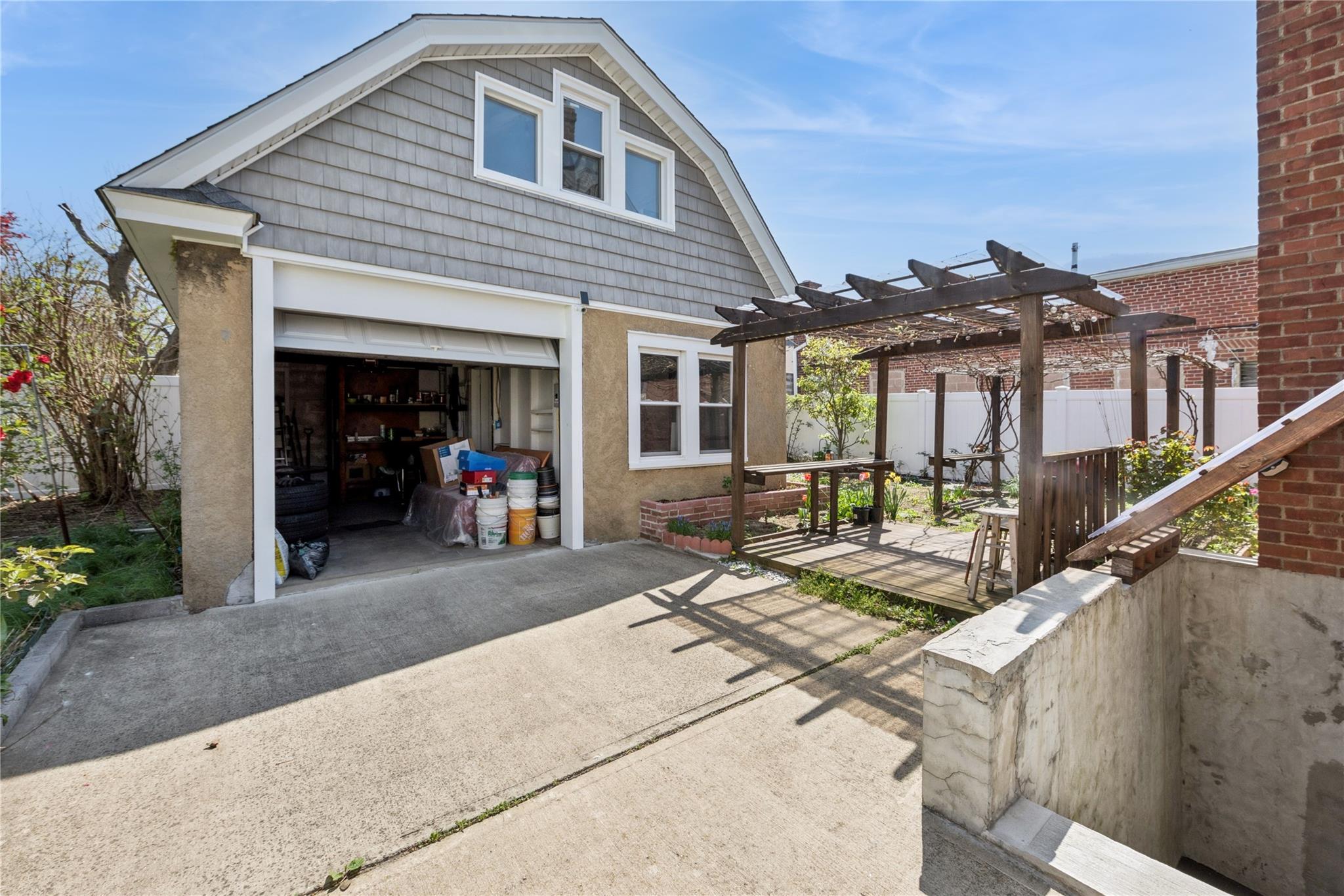 4 N 10th Street, New Hyde Park, NY 11040