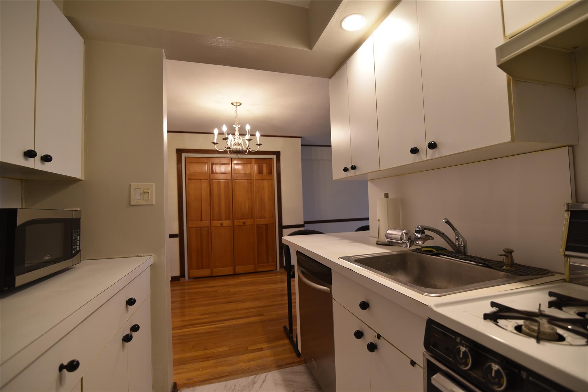 54-44 Little Neck Parkway # 6L, Little Neck, NY 11362