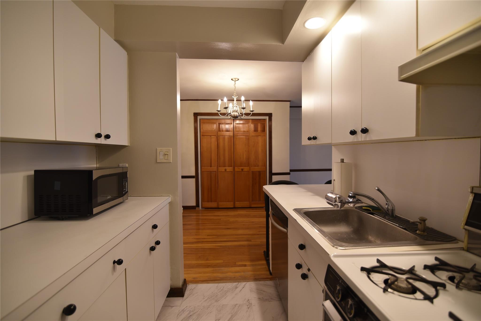 54-44 Little Neck Parkway # 6L, Little Neck, NY 11362