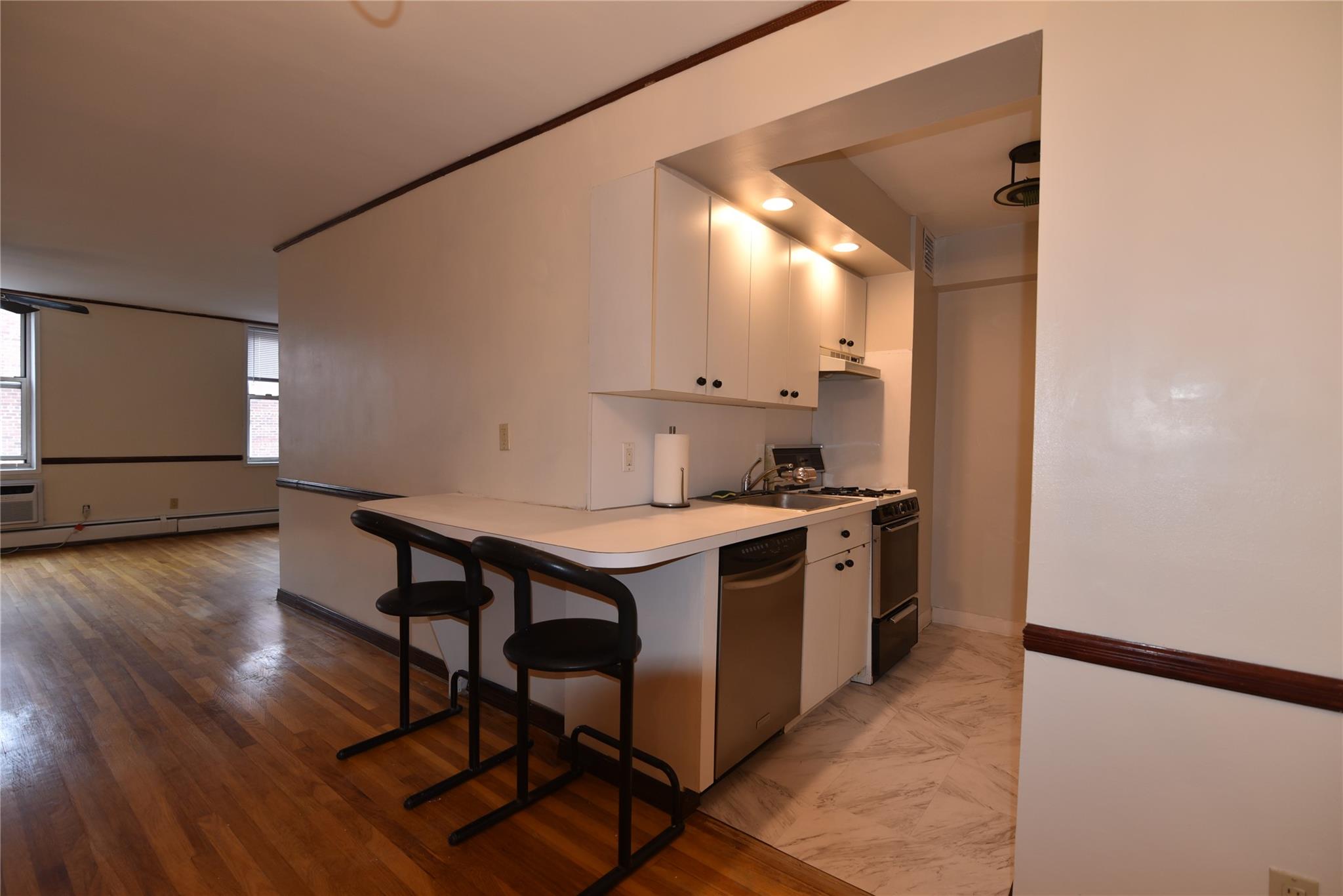 54-44 Little Neck Parkway # 6L, Little Neck, NY 11362