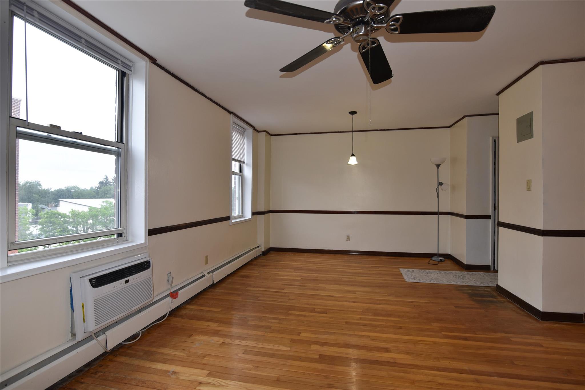 54-44 Little Neck Parkway # 6L, Little Neck, NY 11362