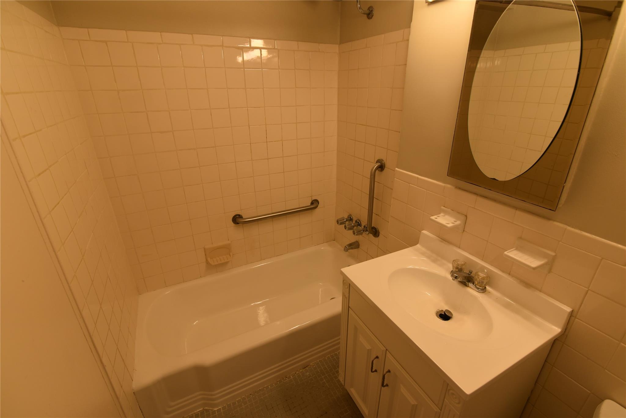 54-44 Little Neck Parkway # 6L, Little Neck, NY 11362