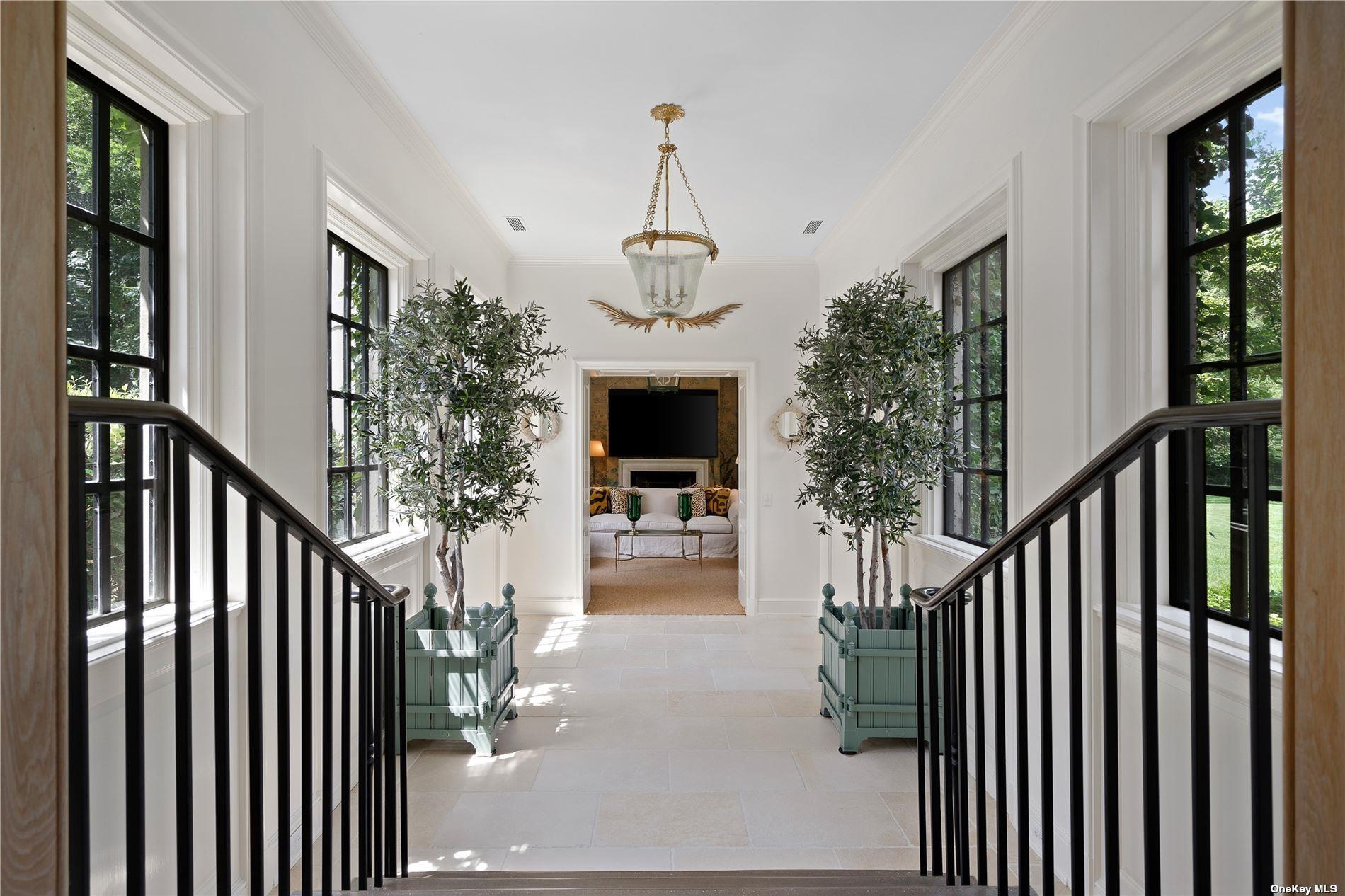 339 Duck Pond Road, Locust Valley, NY 11560