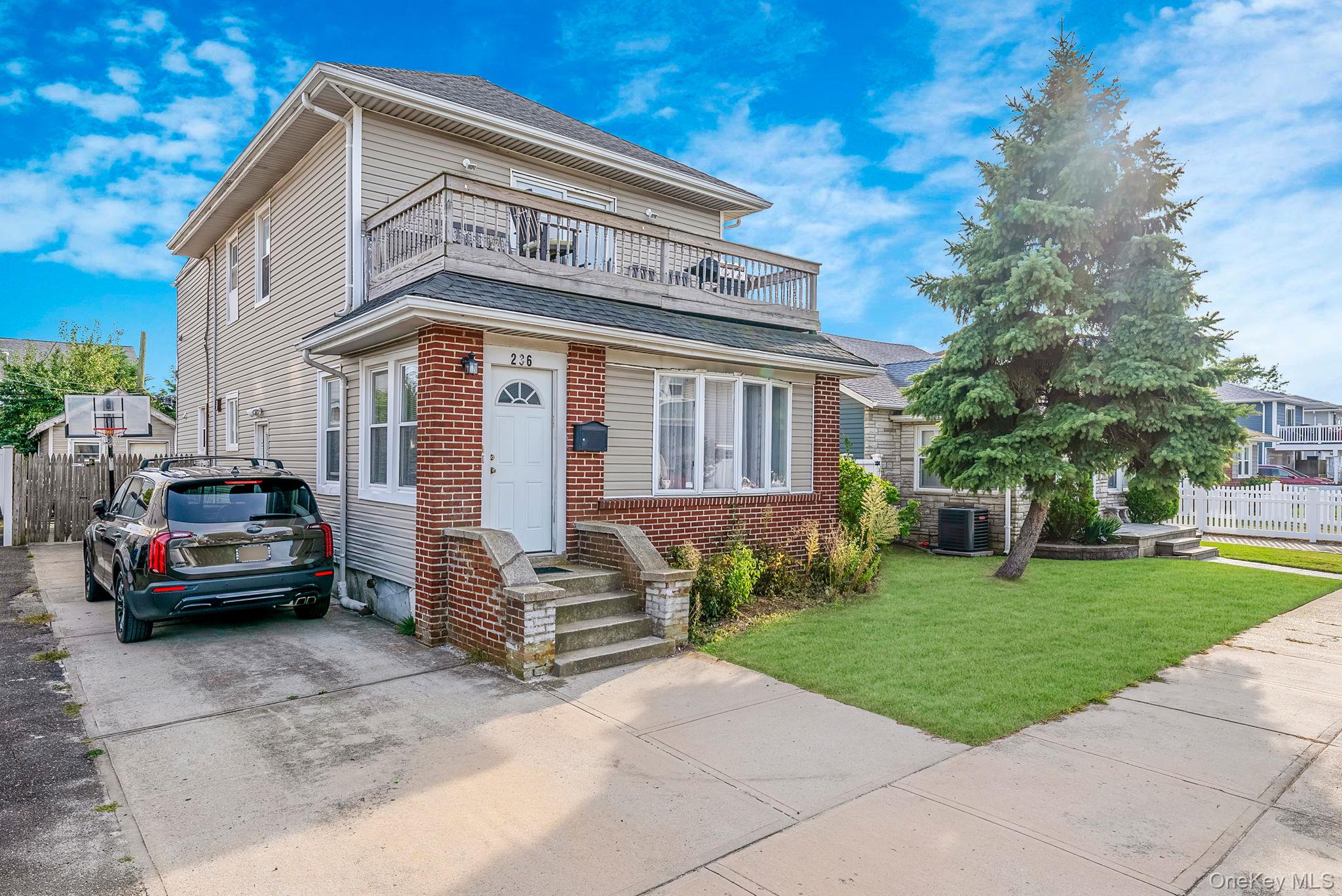 236 W Pine Street, Long Beach, NY 11561