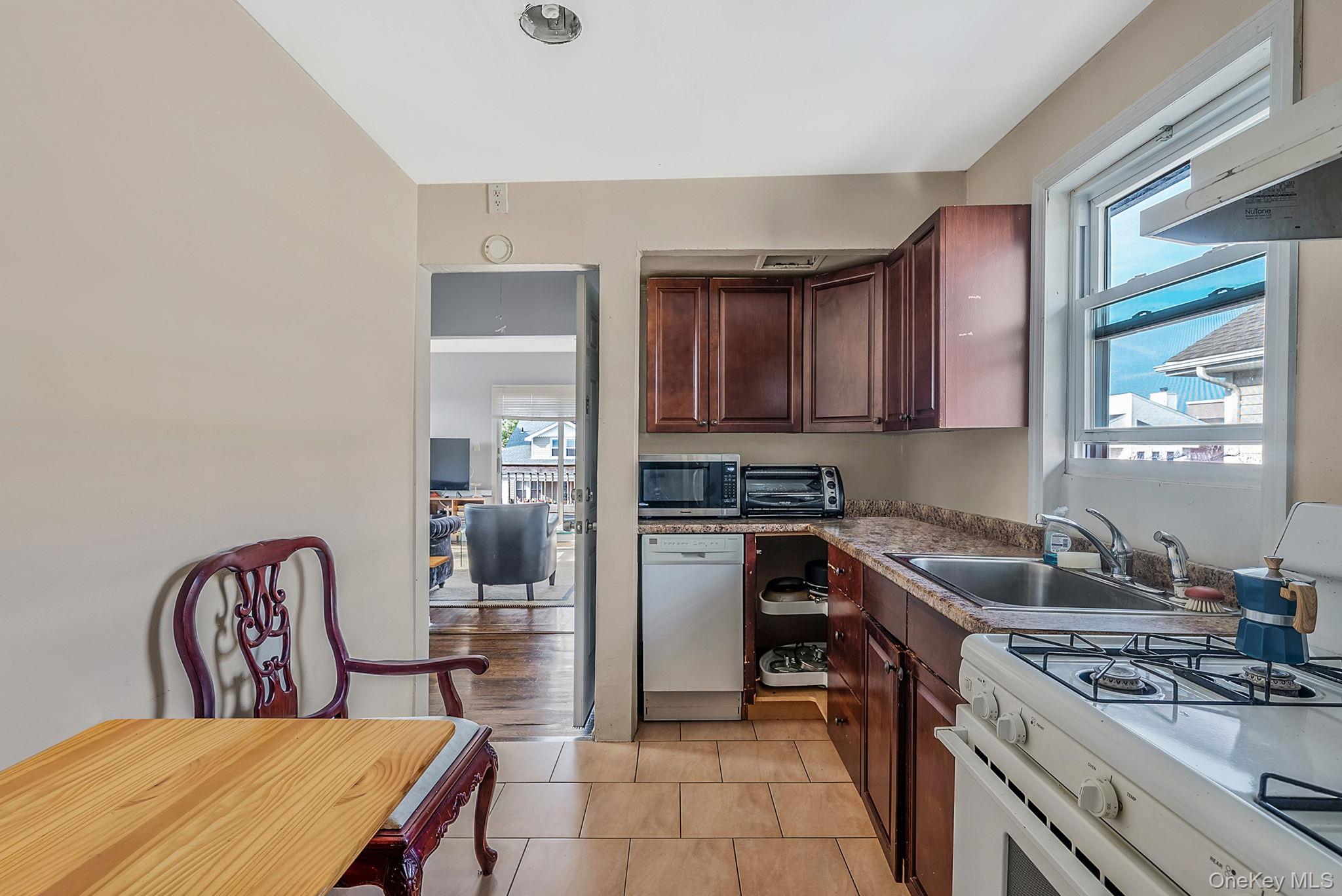 236 W Pine Street, Long Beach, NY 11561