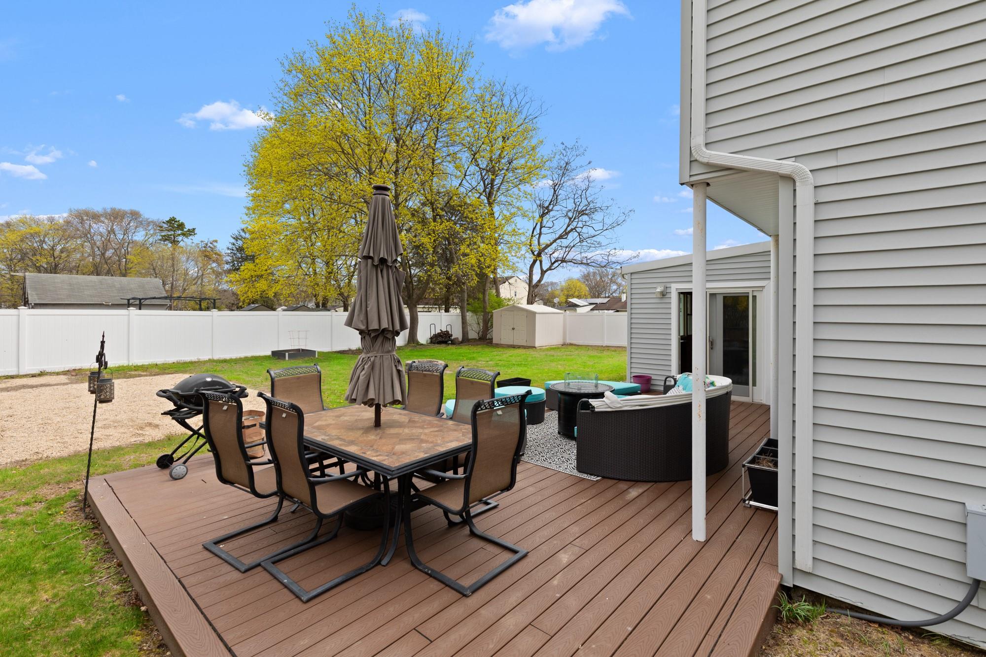 553 Rockaway Street, West Islip, NY 11795