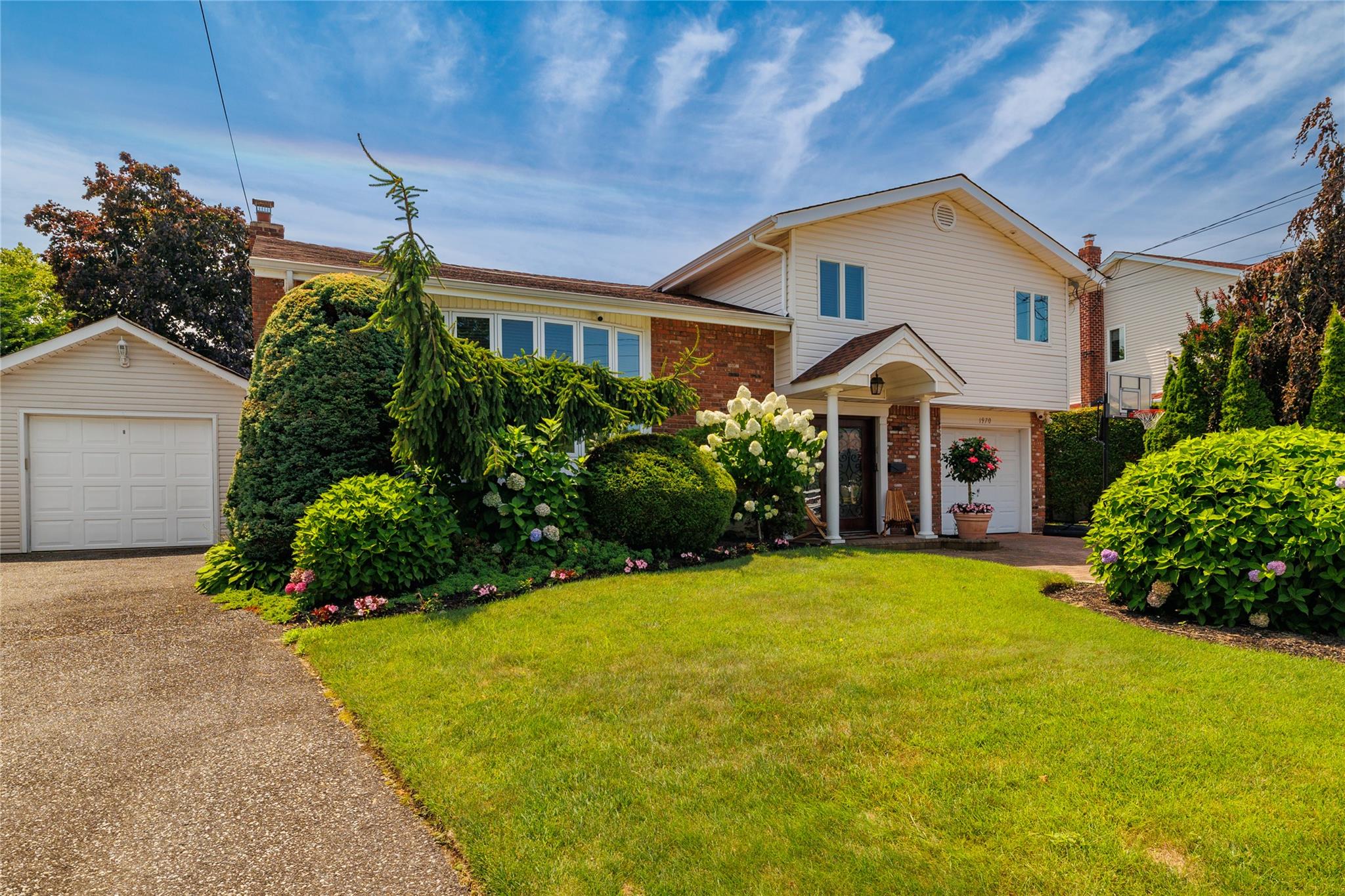 1970 Leonard Lane, Merrick, NY 11566