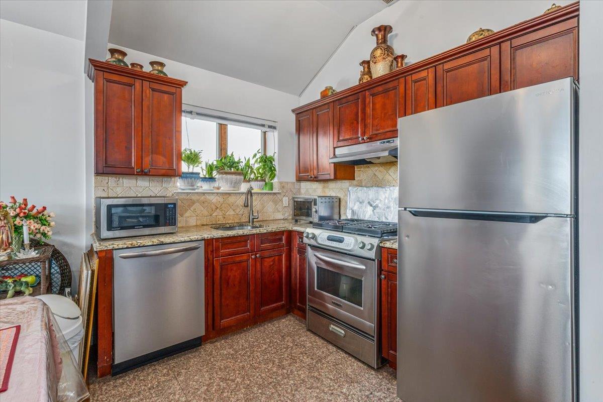 6147 Grand Avenue, Maspeth, NY 11378