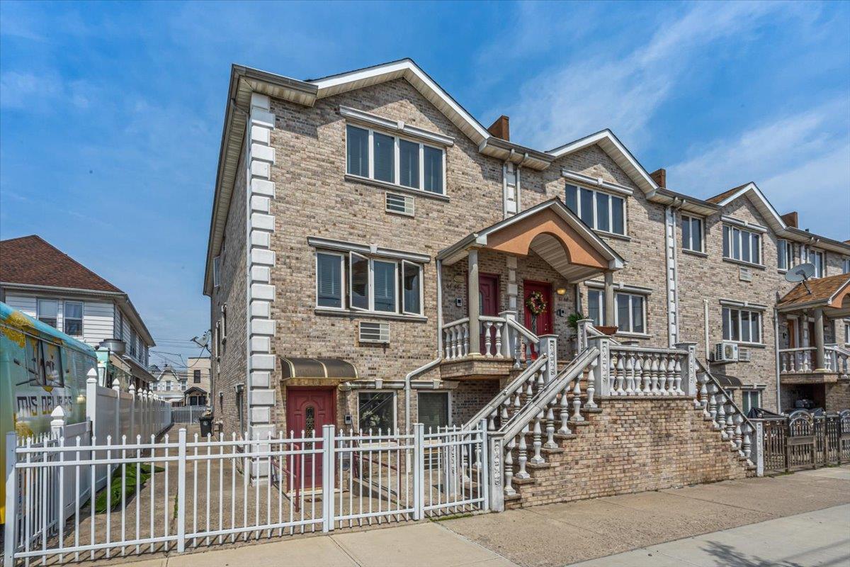 6147 Grand Avenue, Maspeth, NY 11378