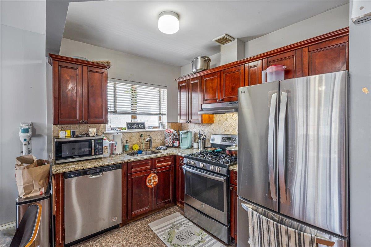 6147 Grand Avenue, Maspeth, NY 11378