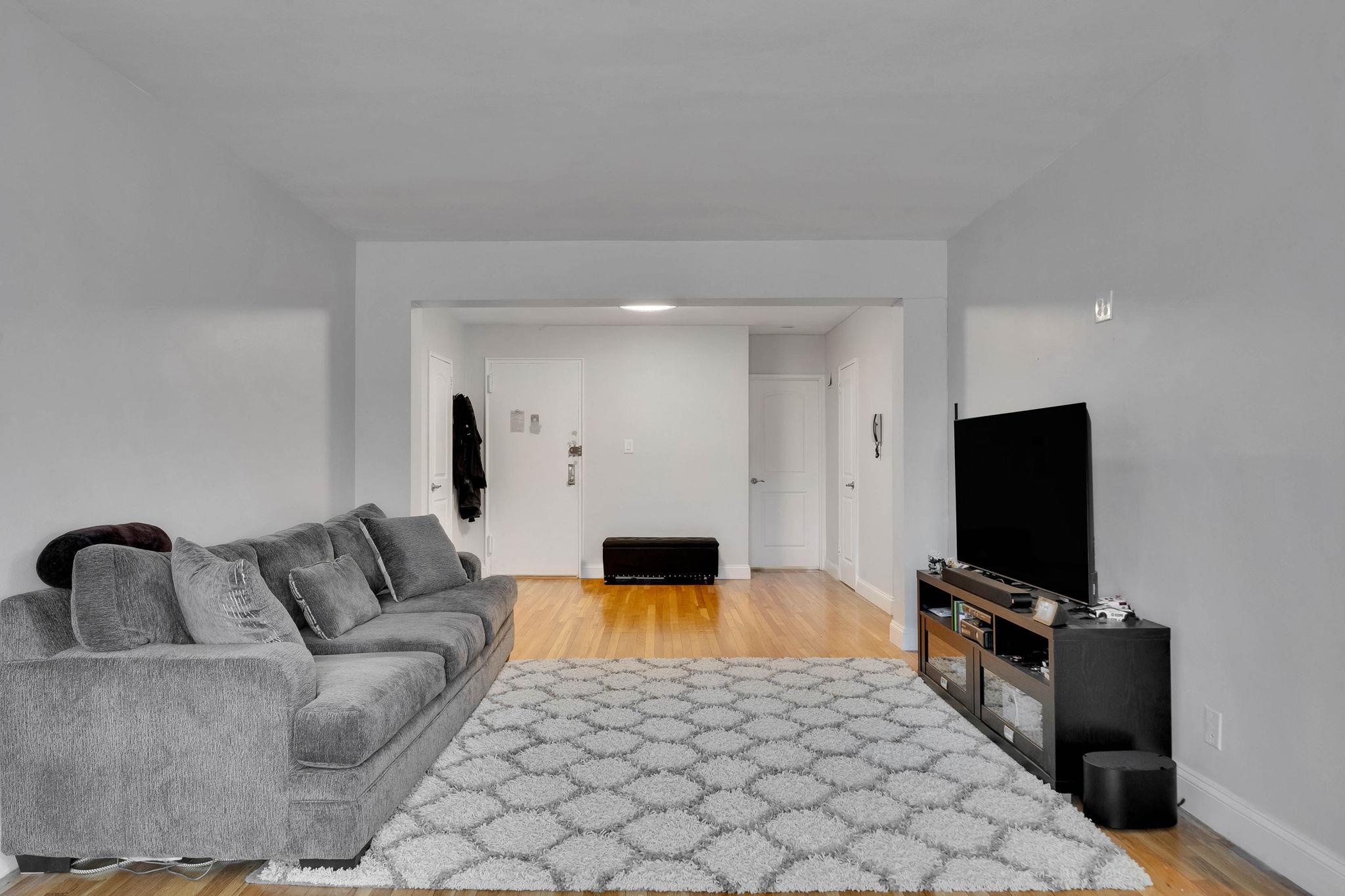 226-26 Union Turnpike # 2C, Oakland Gardens, NY 11364