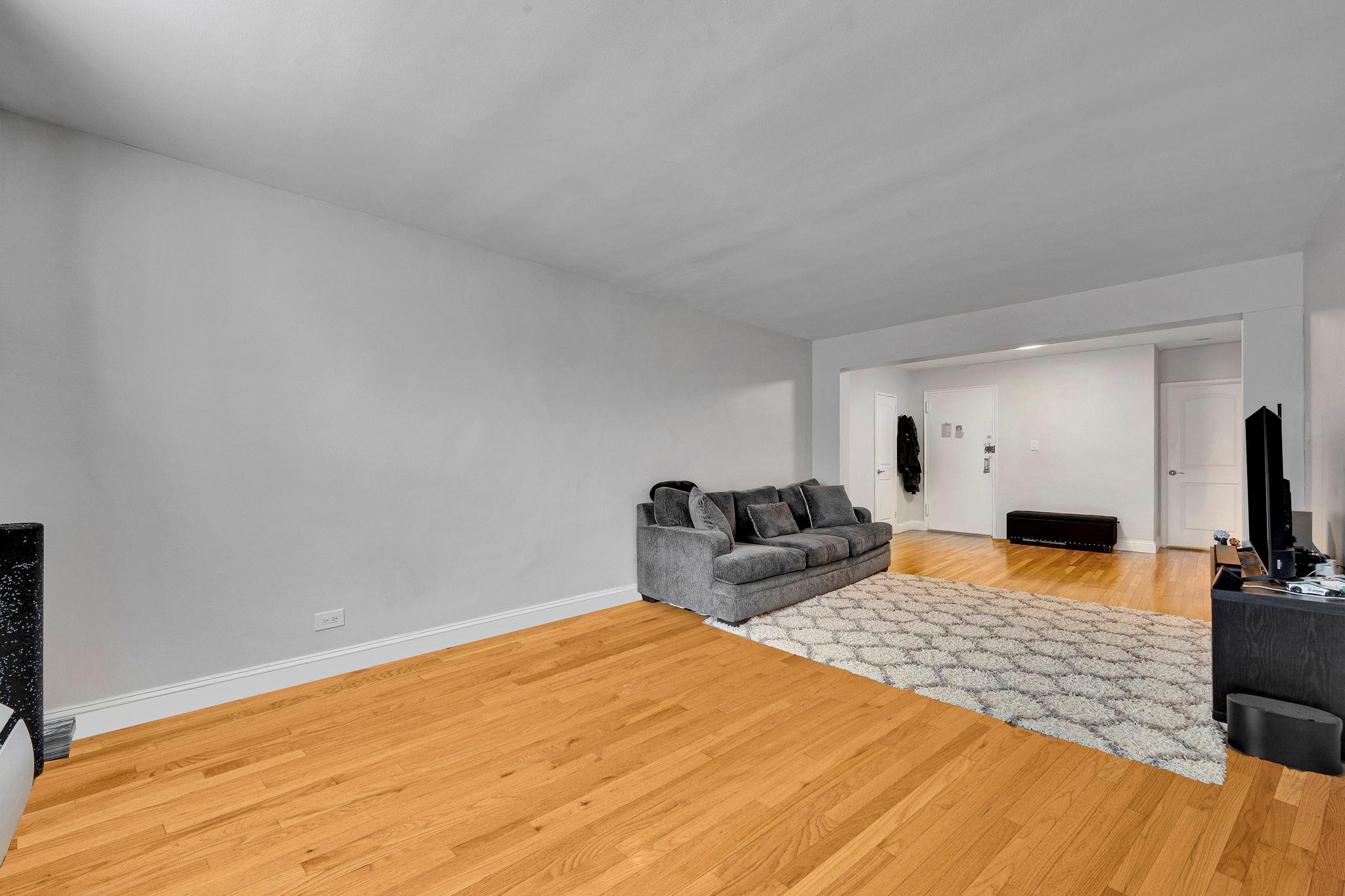 226-26 Union Turnpike # 2C, Oakland Gardens, NY 11364