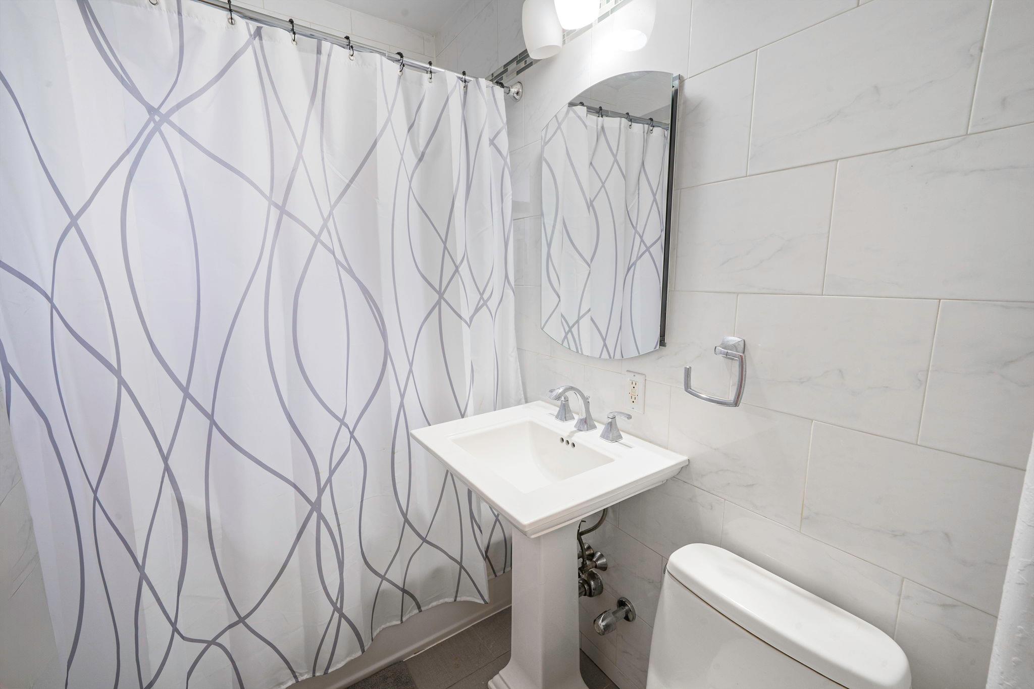 226-26 Union Turnpike # 2C, Oakland Gardens, NY 11364