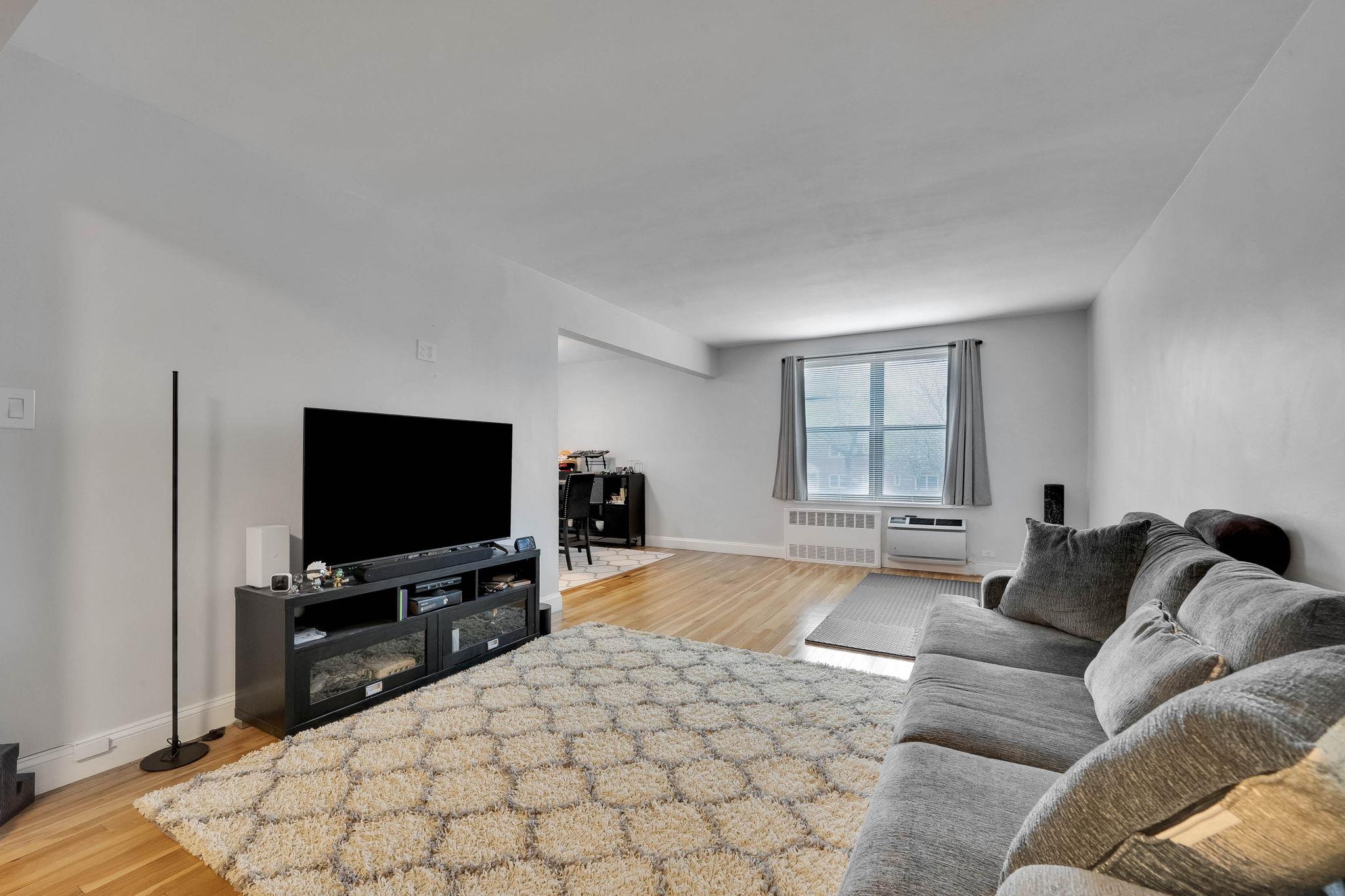 226-26 Union Turnpike # 2C, Oakland Gardens, NY 11364