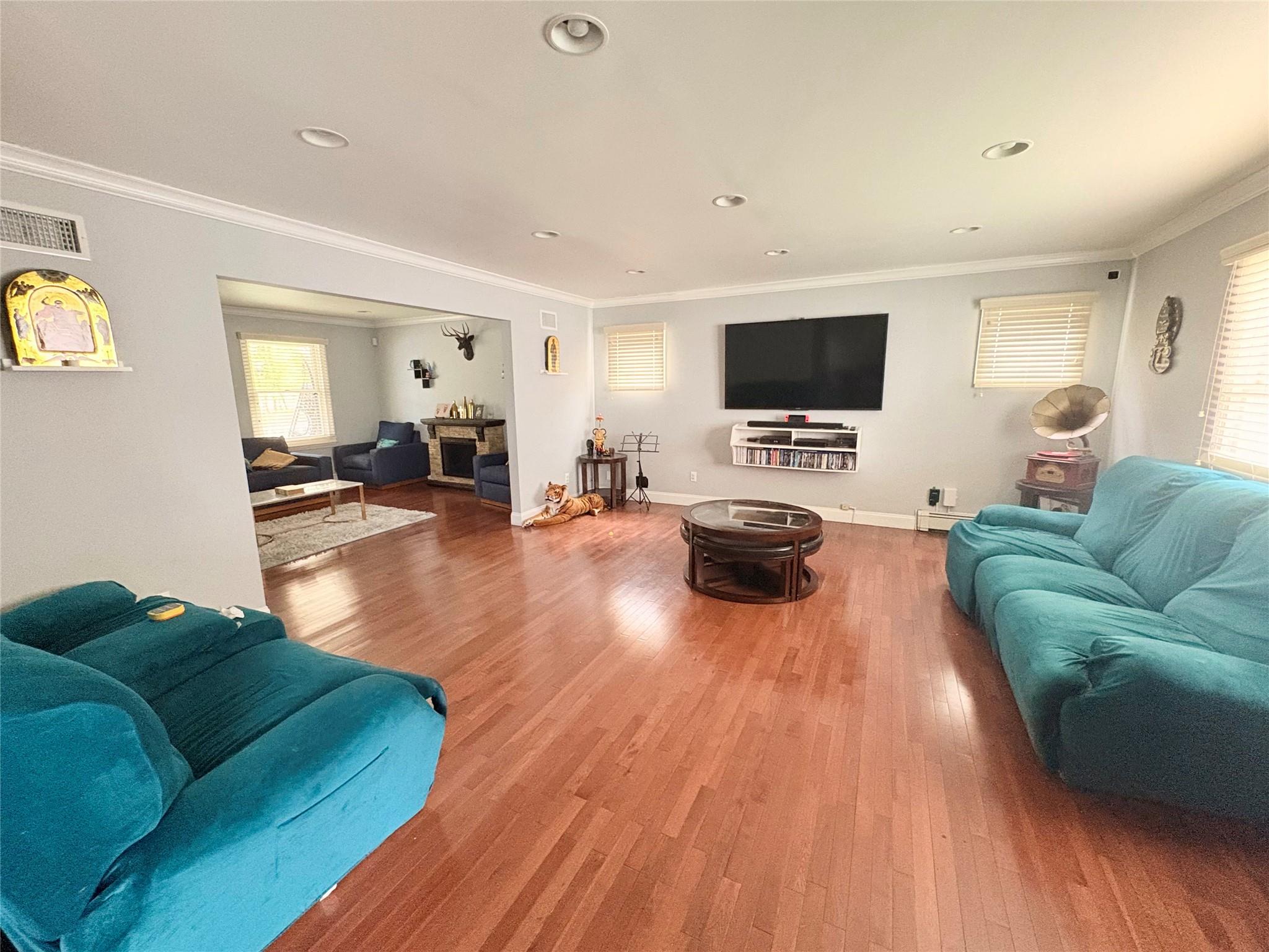 722 Palmetto Drive, Franklin Square, NY 11010