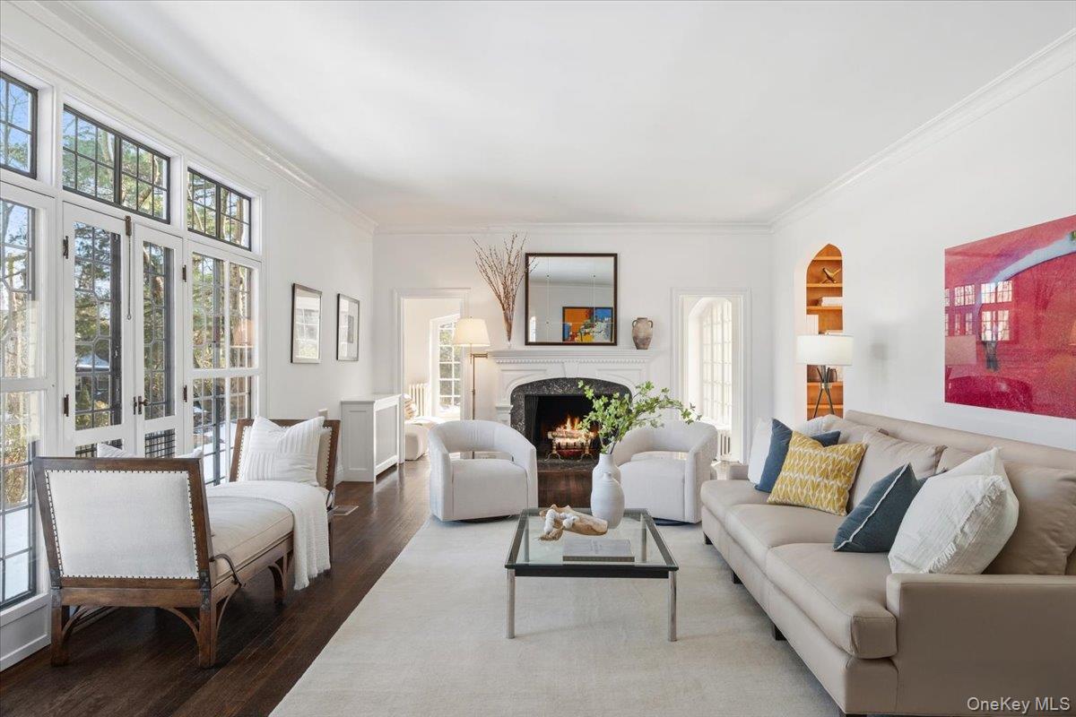 8 South Drive, Larchmont, NY 10538