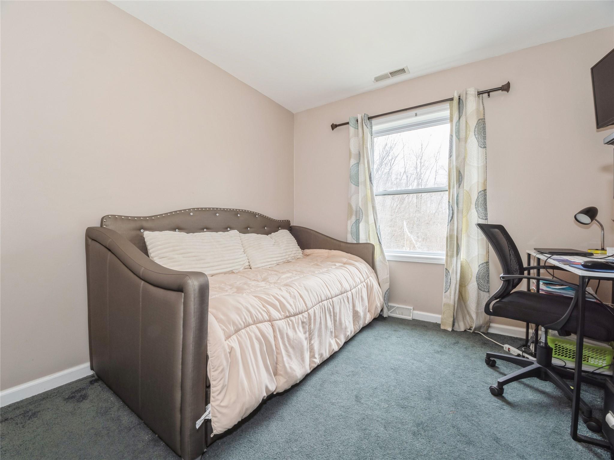 29 Dandelion Lane, Wallkill, NY 12589