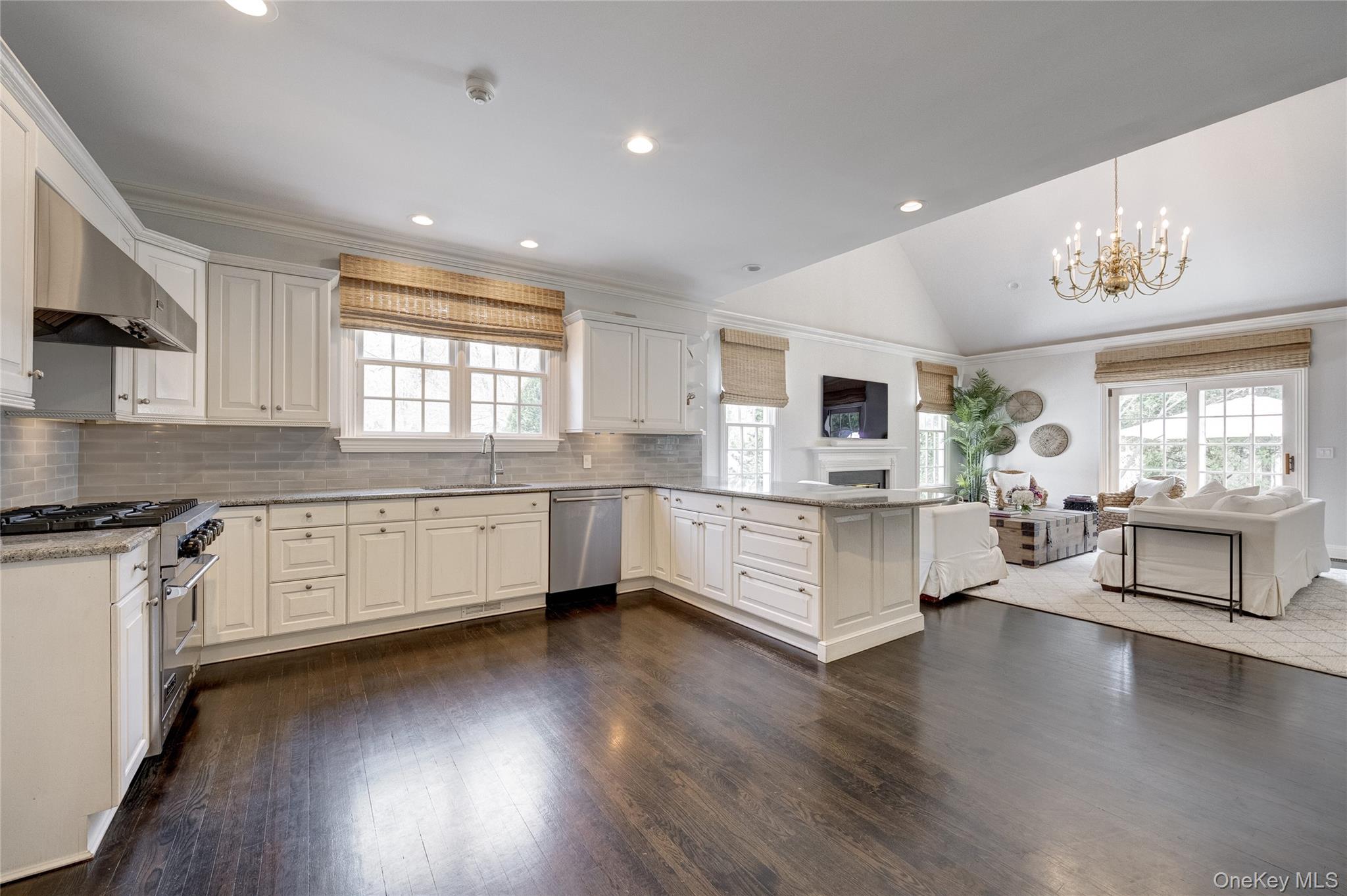 11 Morgan Lane, Locust Valley, NY 11560