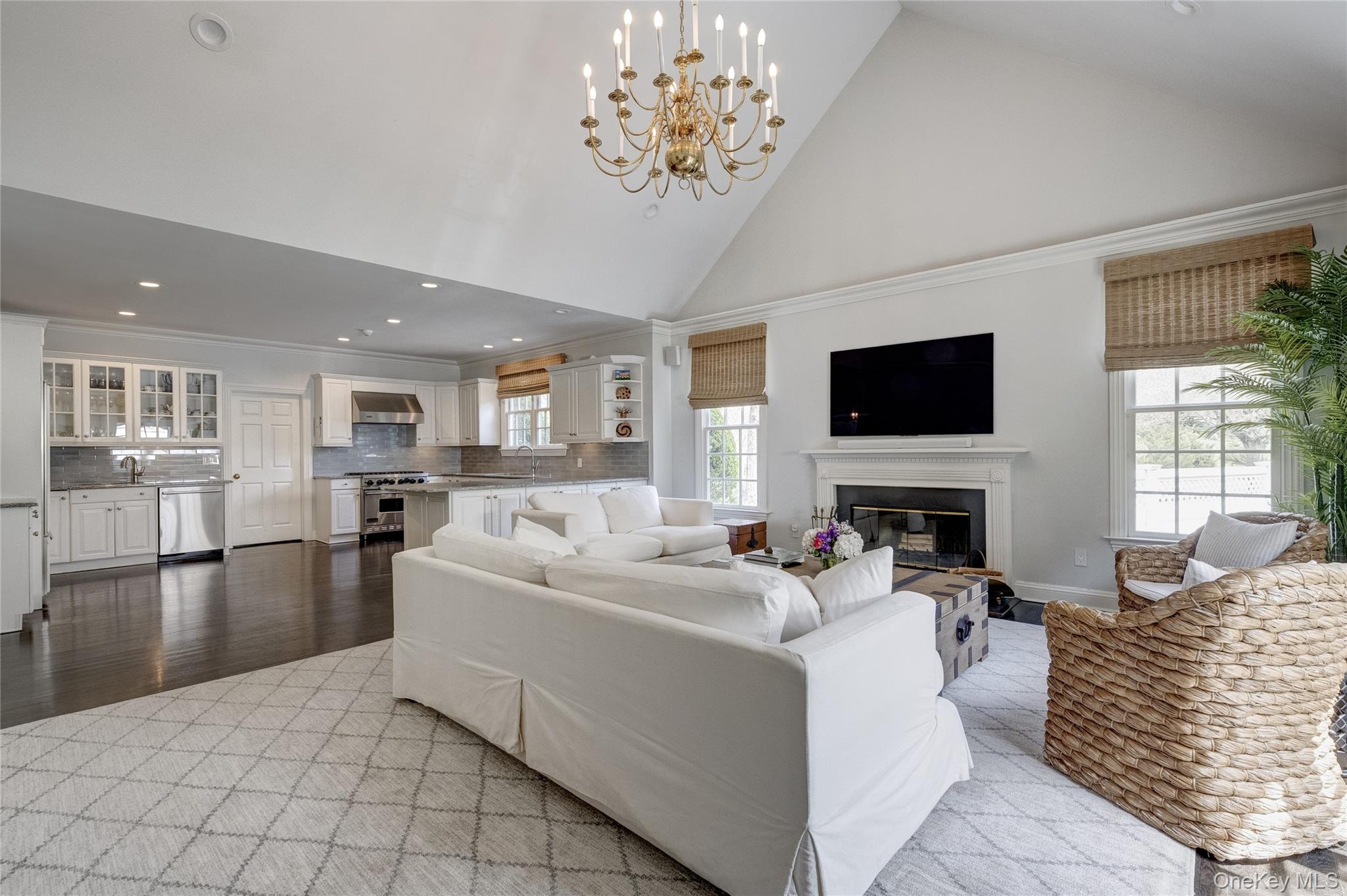 11 Morgan Lane, Locust Valley, NY 11560