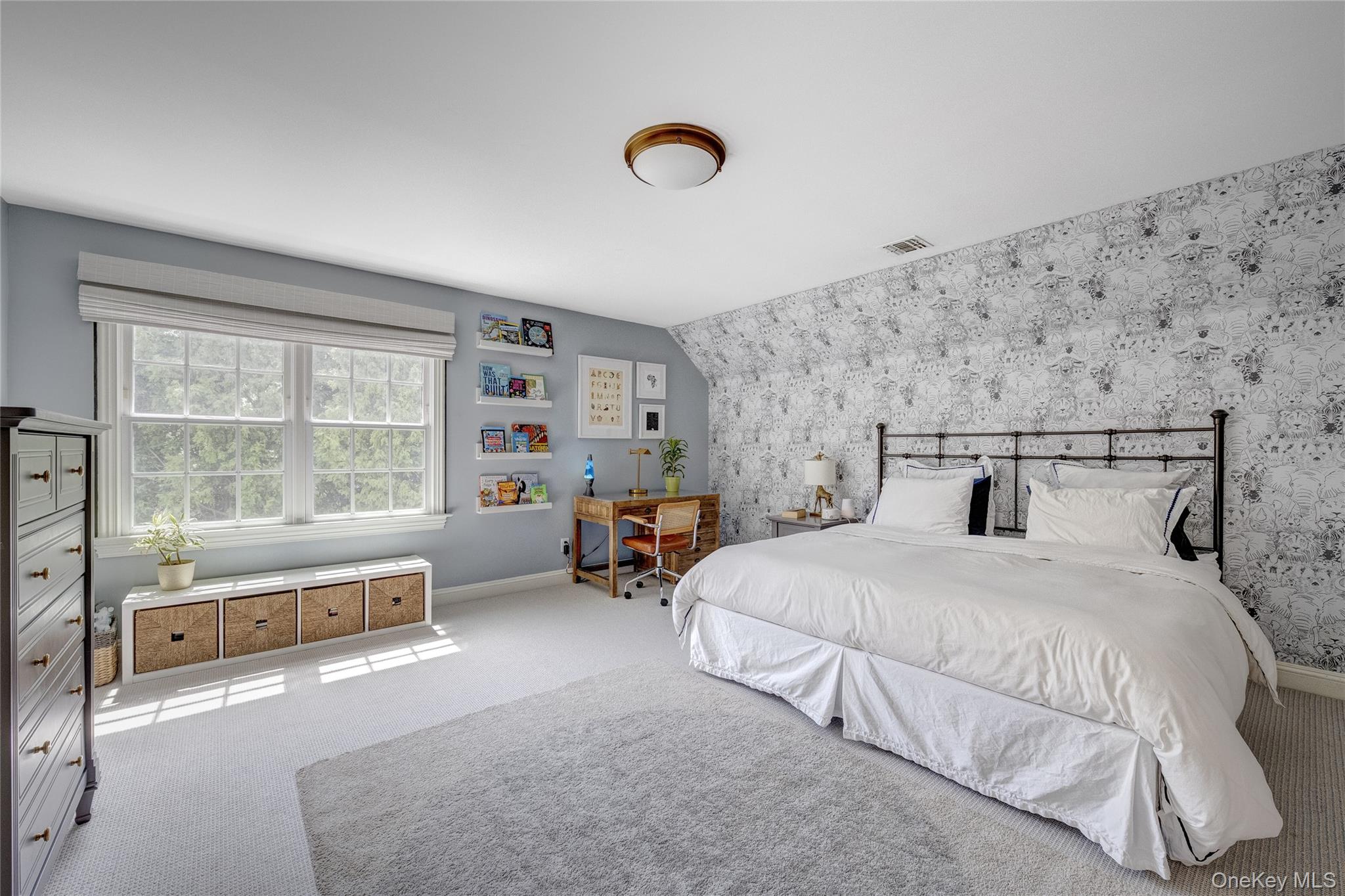 11 Morgan Lane, Locust Valley, NY 11560