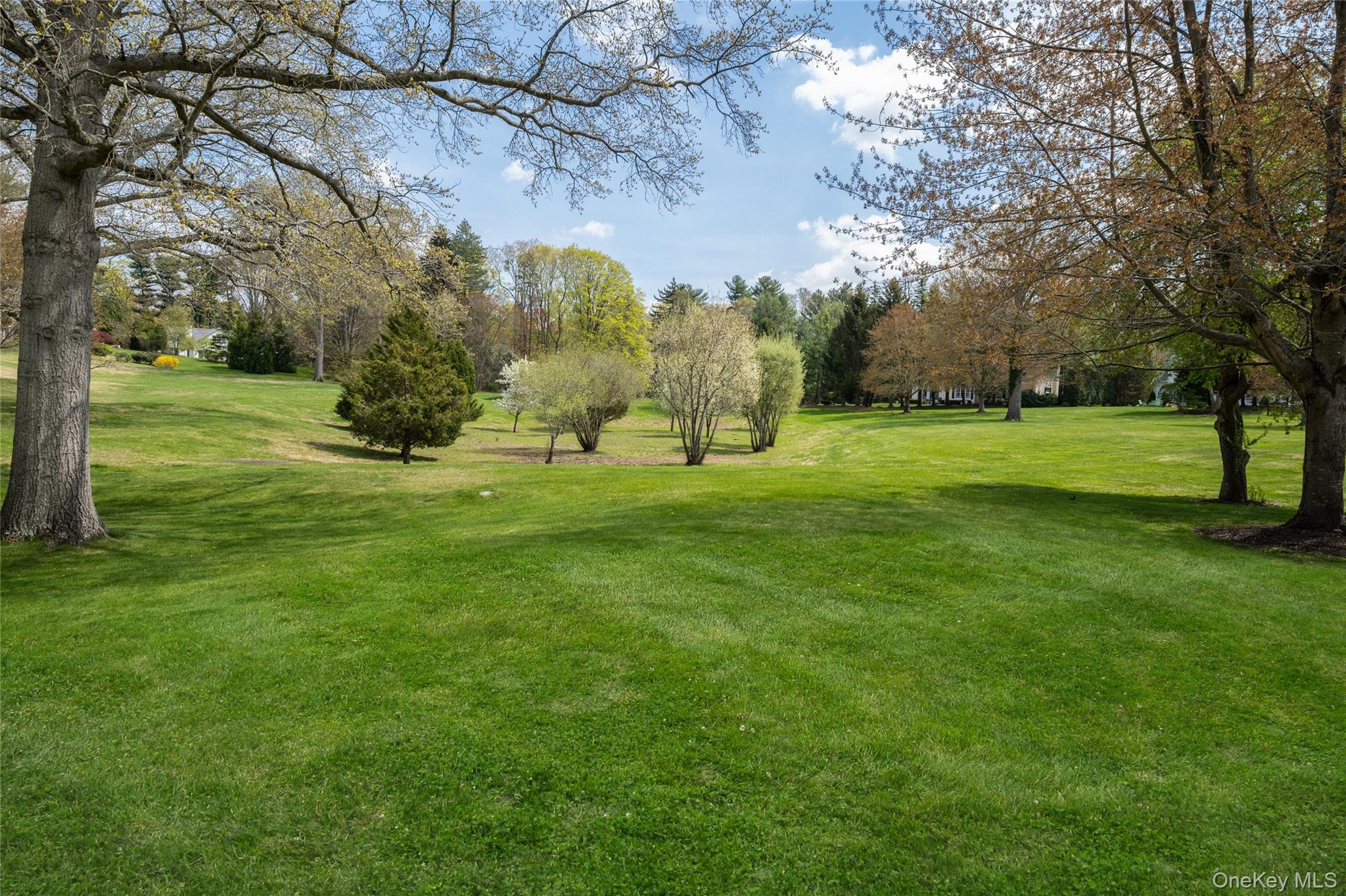 11 Morgan Lane, Locust Valley, NY 11560