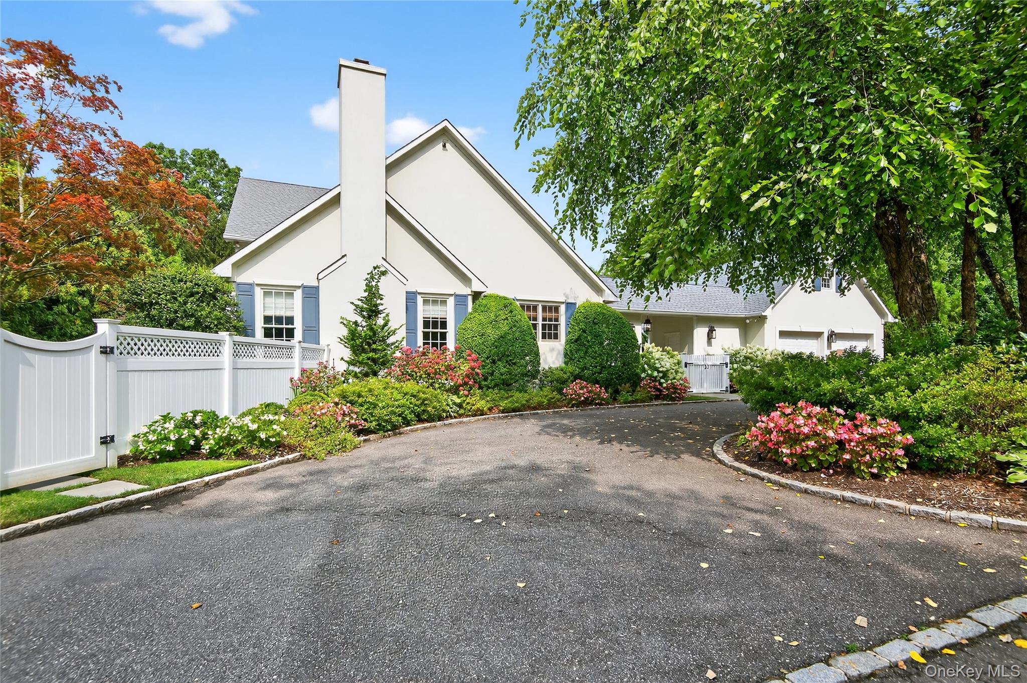 11 Morgan Lane, Locust Valley, NY 11560