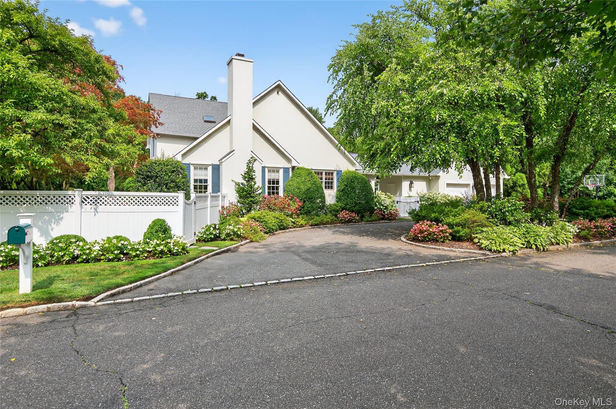 11 Morgan Lane, Locust Valley, NY 11560