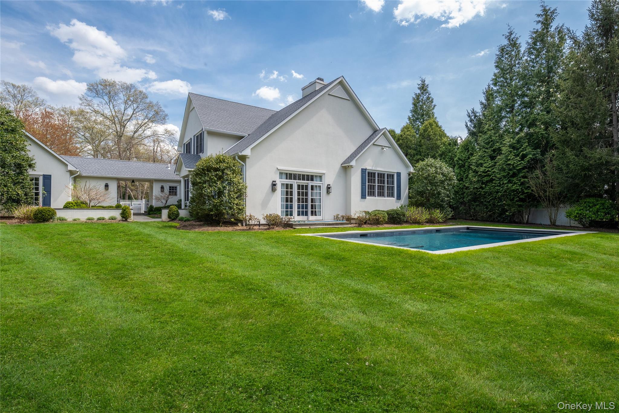 11 Morgan Lane, Locust Valley, NY 11560