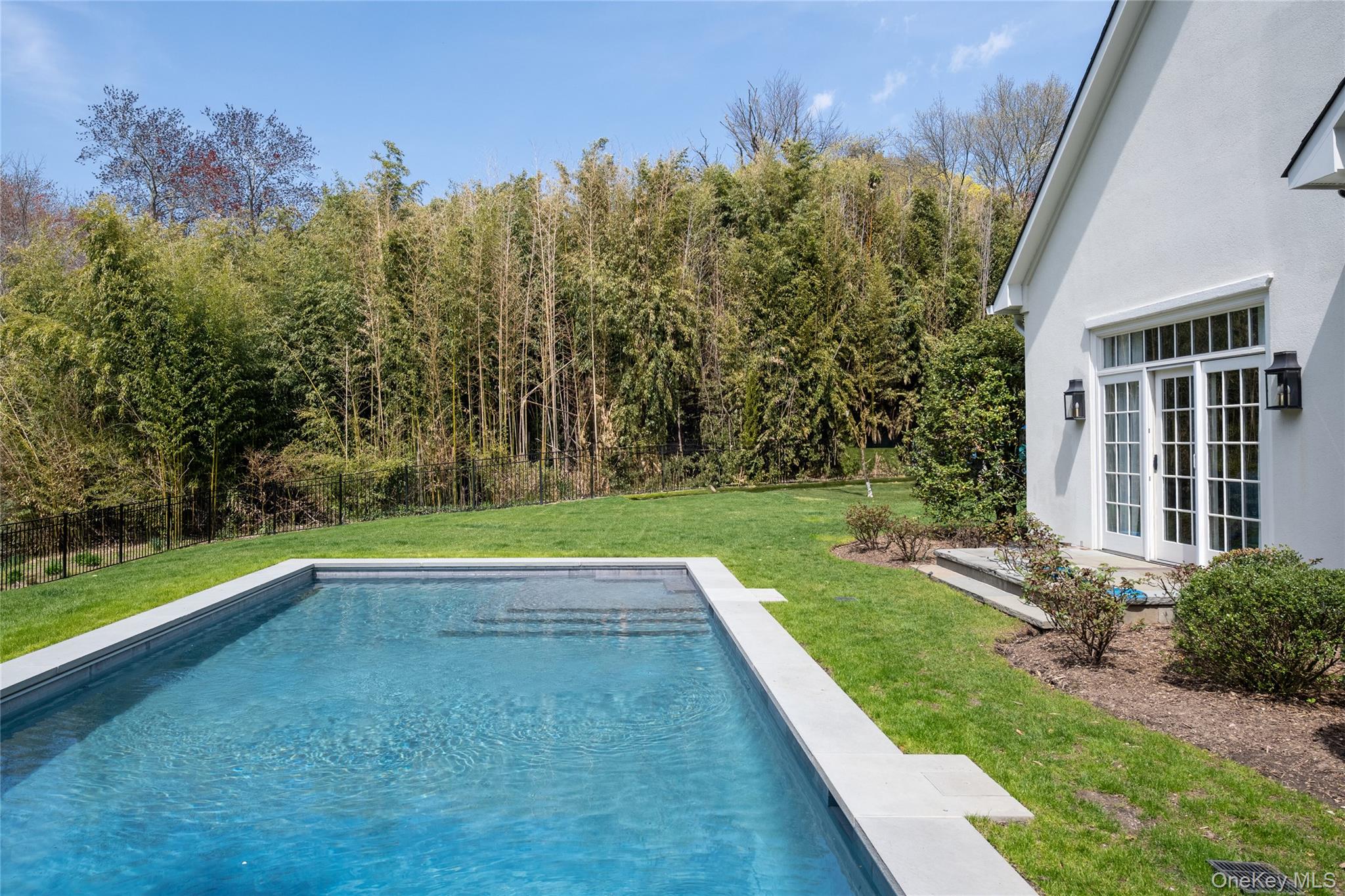 11 Morgan Lane, Locust Valley, NY 11560