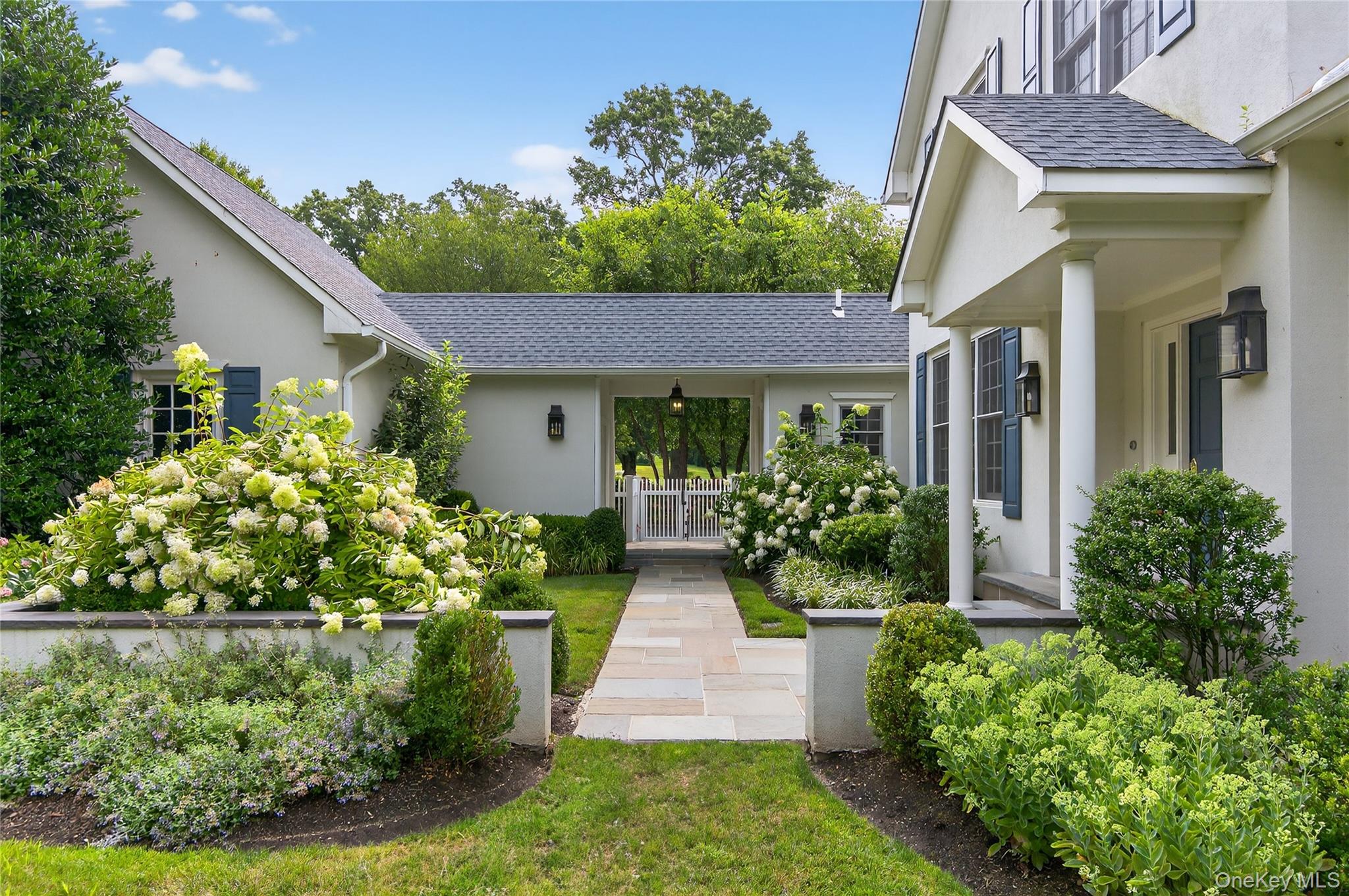 11 Morgan Lane, Locust Valley, NY 11560