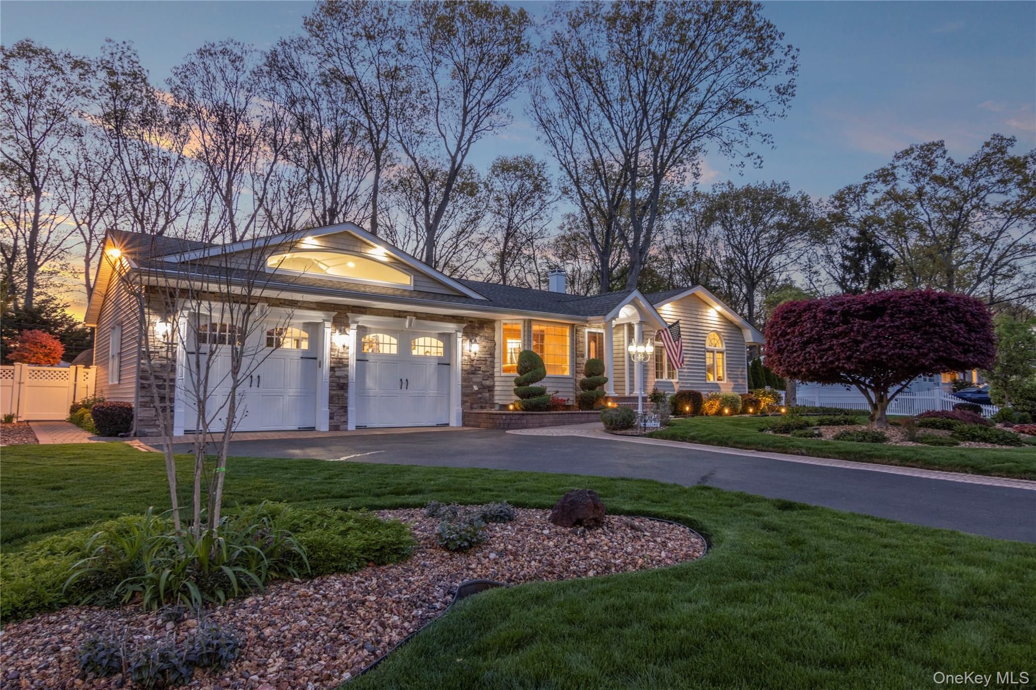 8 Raven Drive, Commack, NY 11725