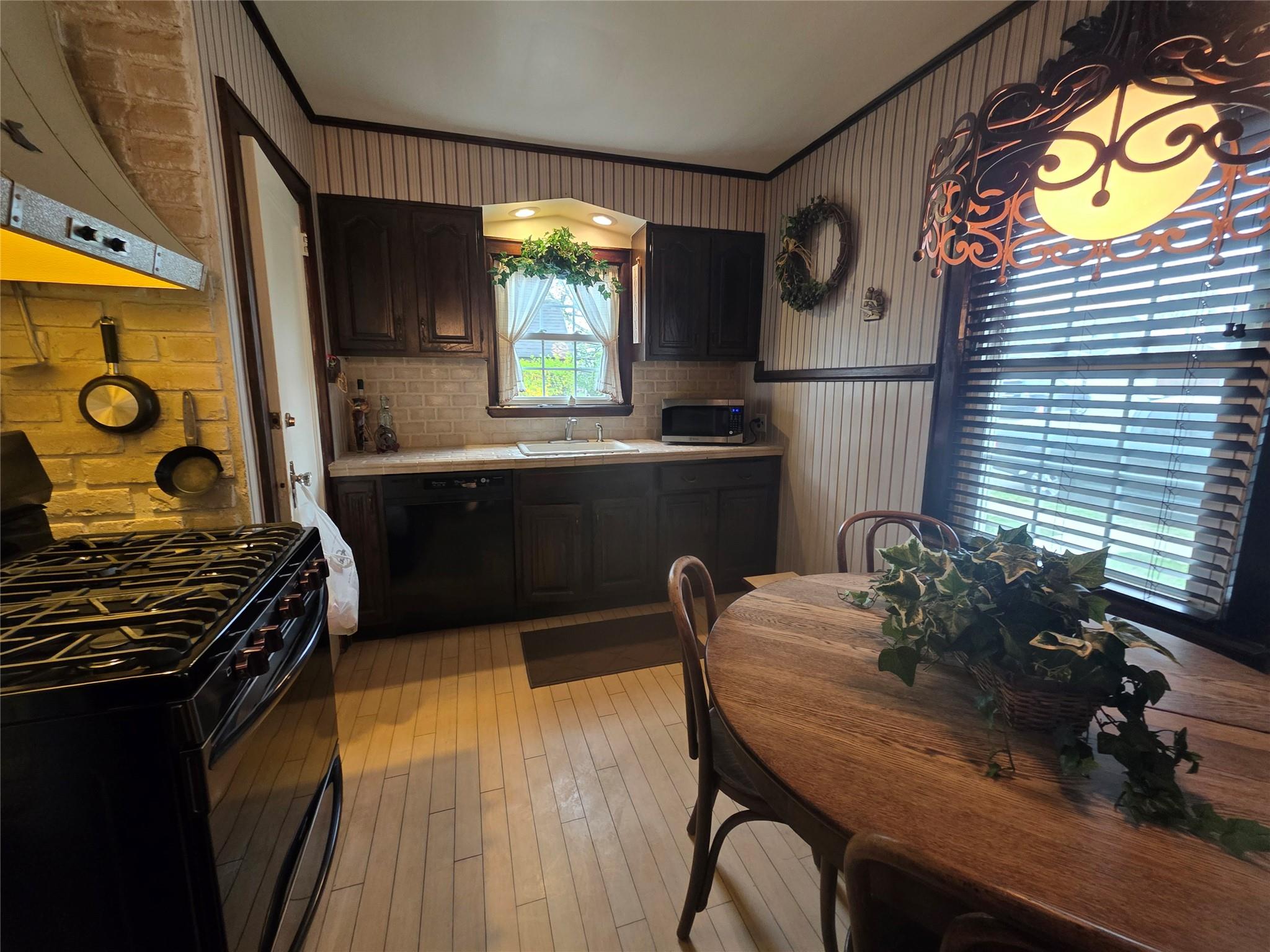 1041 Russell Street, Franklin Square, NY 11010