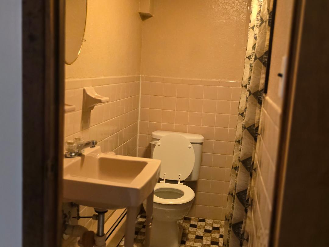 1041 Russell Street, Franklin Square, NY 11010