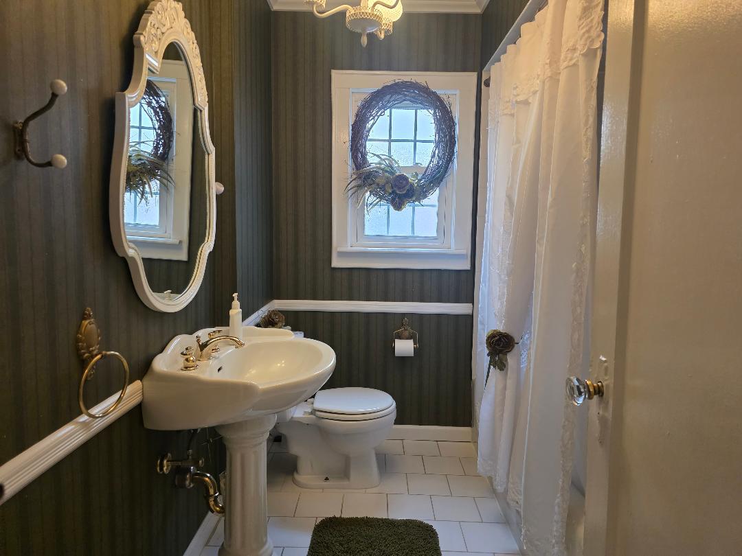 1041 Russell Street, Franklin Square, NY 11010