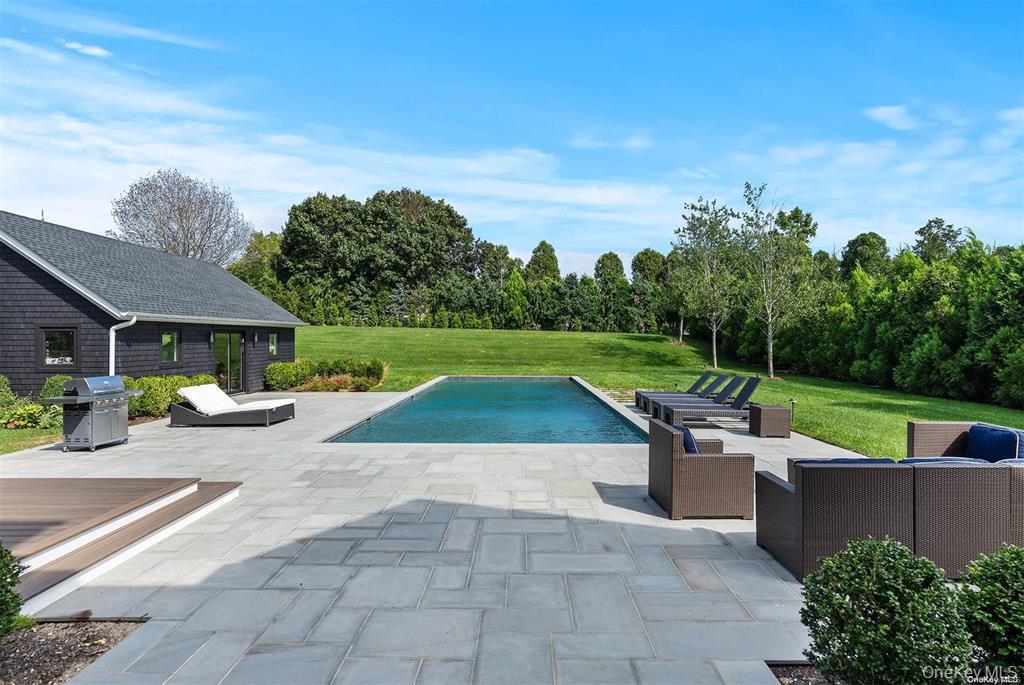 276 N Main Street, Southampton, NY 11968