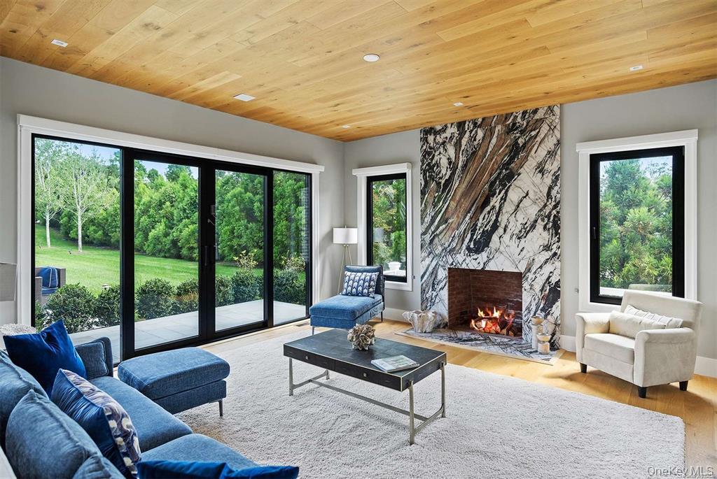 276 N Main Street, Southampton, NY 11968