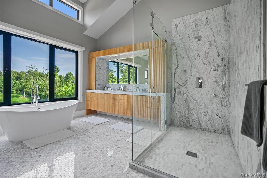 276 N Main Street, Southampton, NY 11968