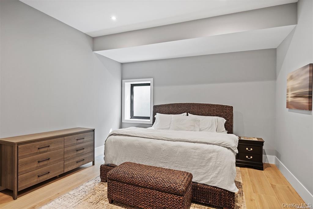 276 N Main Street, Southampton, NY 11968