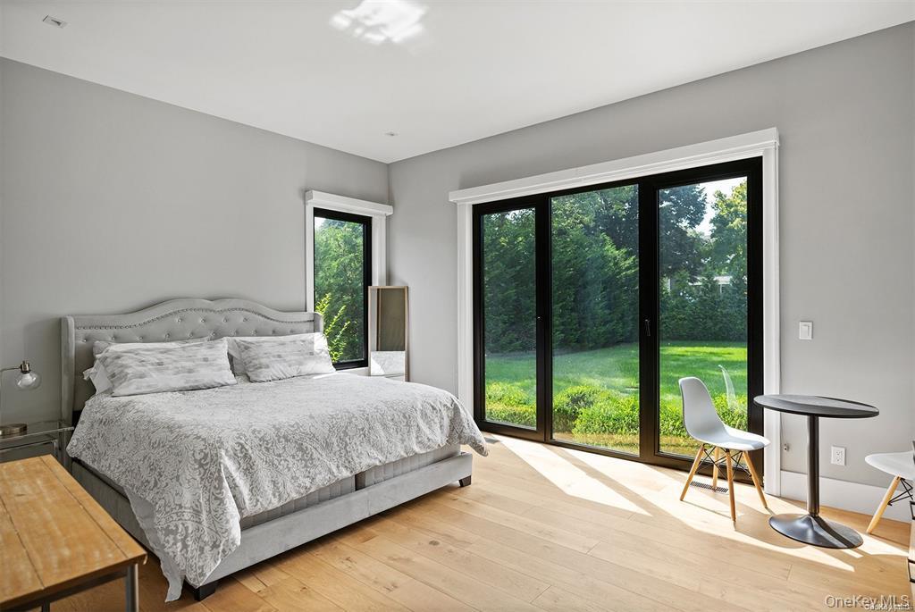 276 N Main Street, Southampton, NY 11968